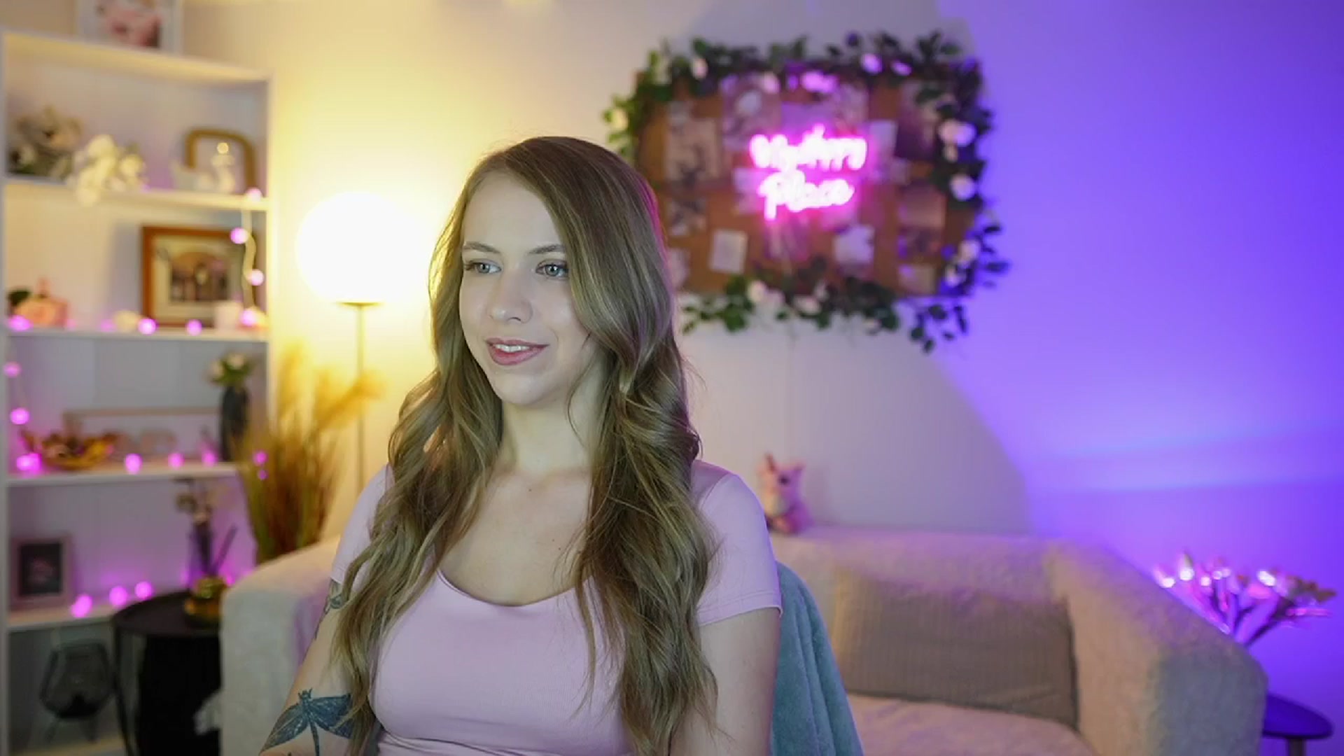 Gallery image thumbnail from Cindy_Grey's myfreecams stream on, 09/02/2025, 20:39 image 5 of 20