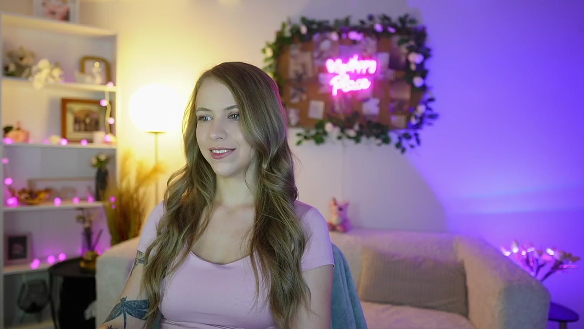 Gallery image thumbnail from Cindy_Grey's myfreecams stream on, 09/02/2025, 20:39 image 7 of 20