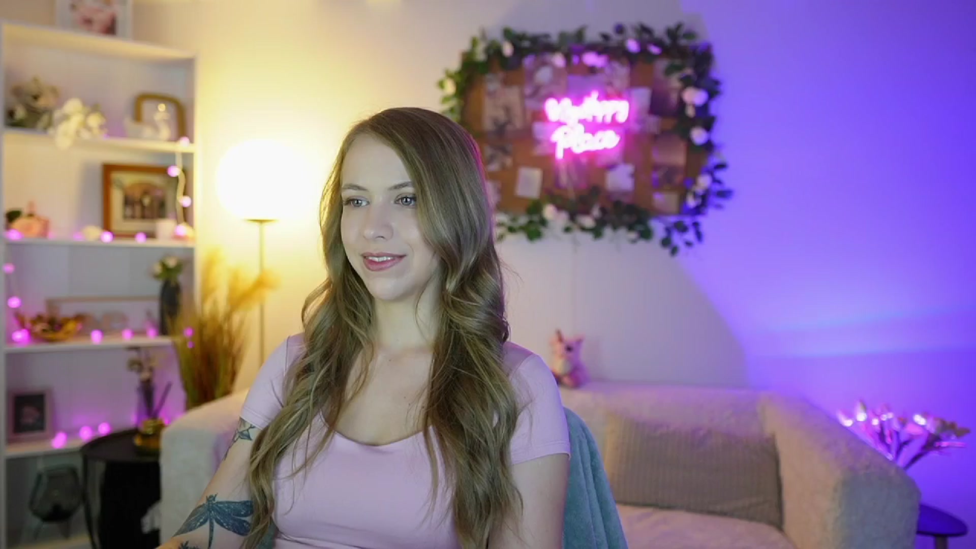 Gallery image thumbnail from Cindy_Grey's myfreecams stream on, 09/02/2025, 20:39 image 11 of 20