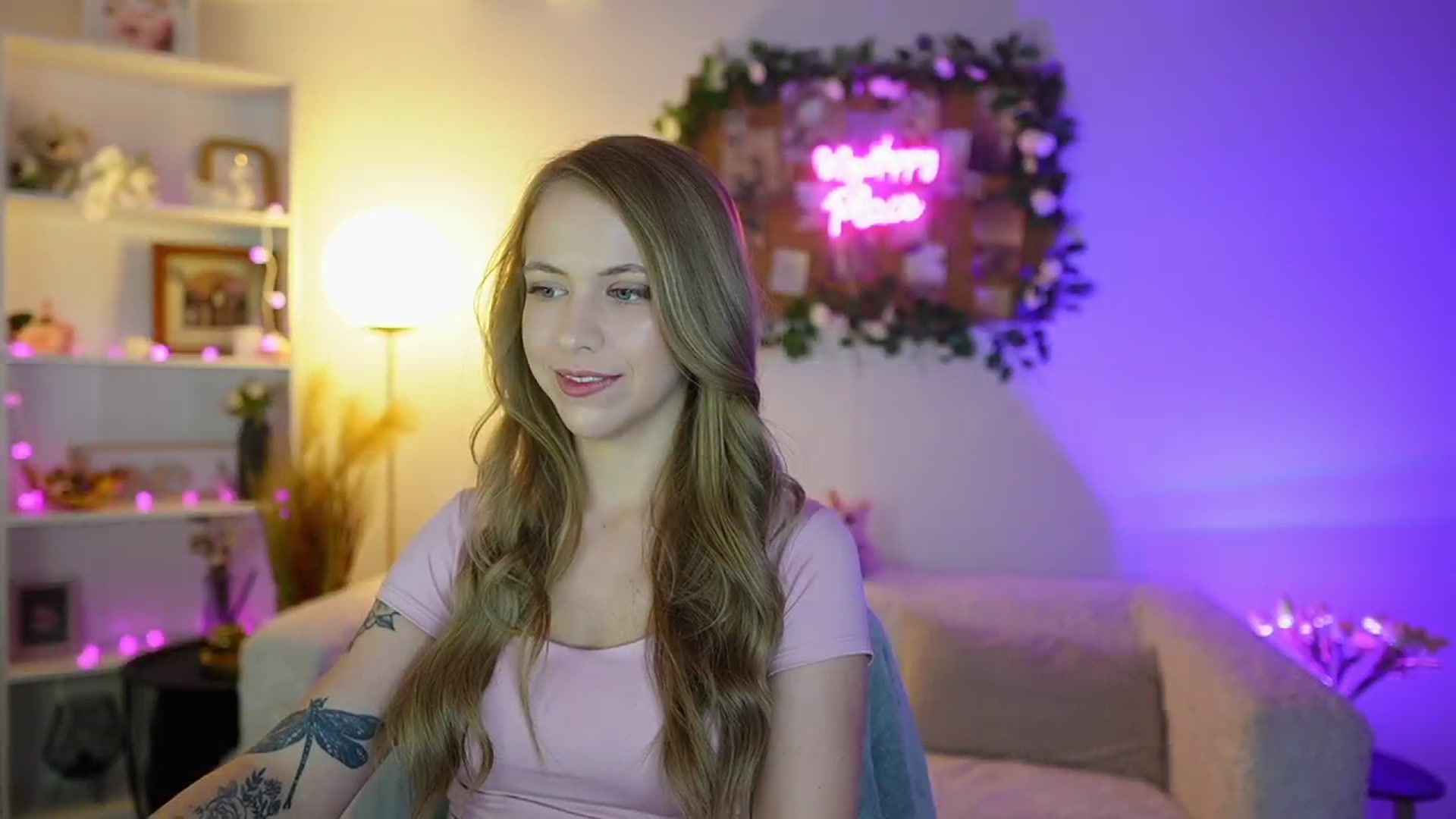 Gallery image thumbnail from Cindy_Grey's myfreecams stream on, 09/02/2025, 21:44 image 14 of 20