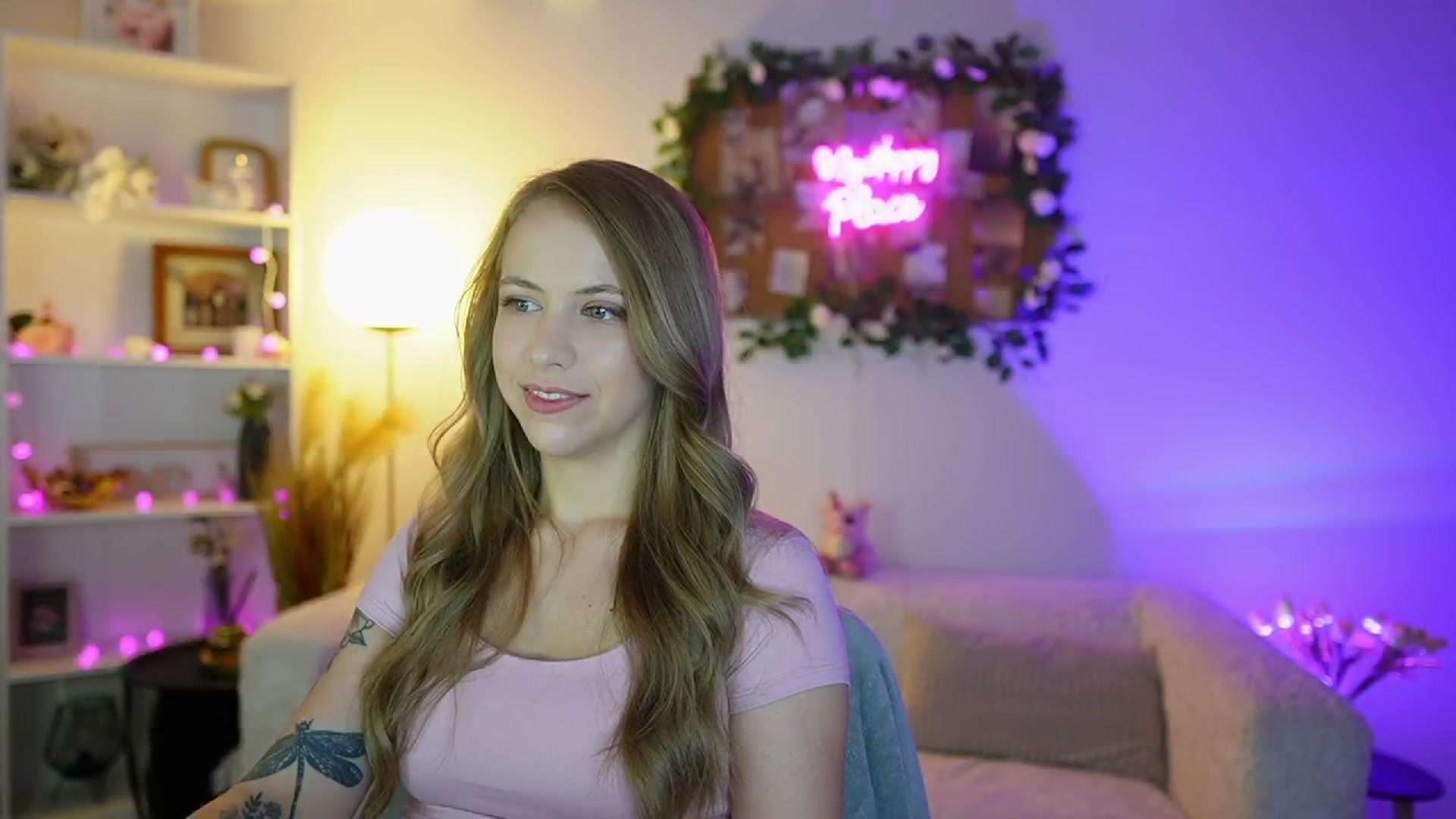 Gallery image thumbnail from Cindy_Grey's myfreecams stream on, 09/02/2025, 21:44 image 6 of 20