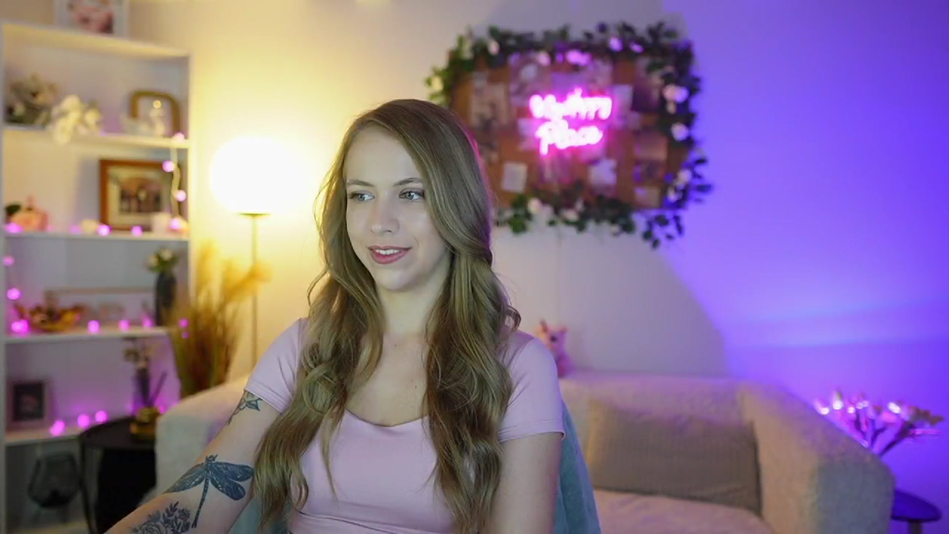 Gallery image thumbnail from Cindy_Grey's myfreecams stream on, 09/02/2025, 21:44 image 15 of 20