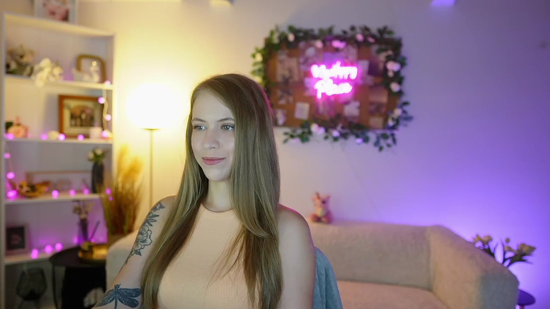 Gallery image thumbnail from Cindy_Grey's myfreecams stream on, 09/04/2025, 20:58 image 20 of 20