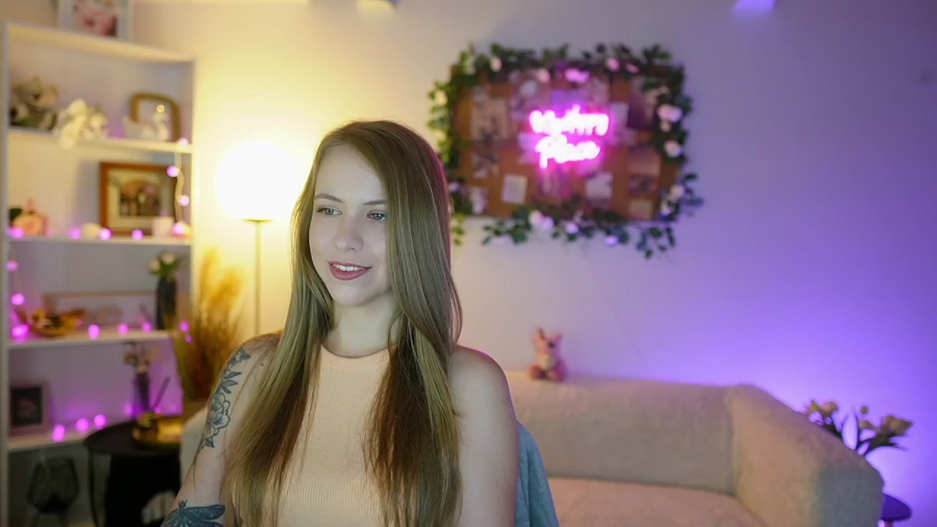 Gallery image thumbnail from Cindy_Grey's myfreecams stream on, 09/04/2025, 20:58 image 3 of 20