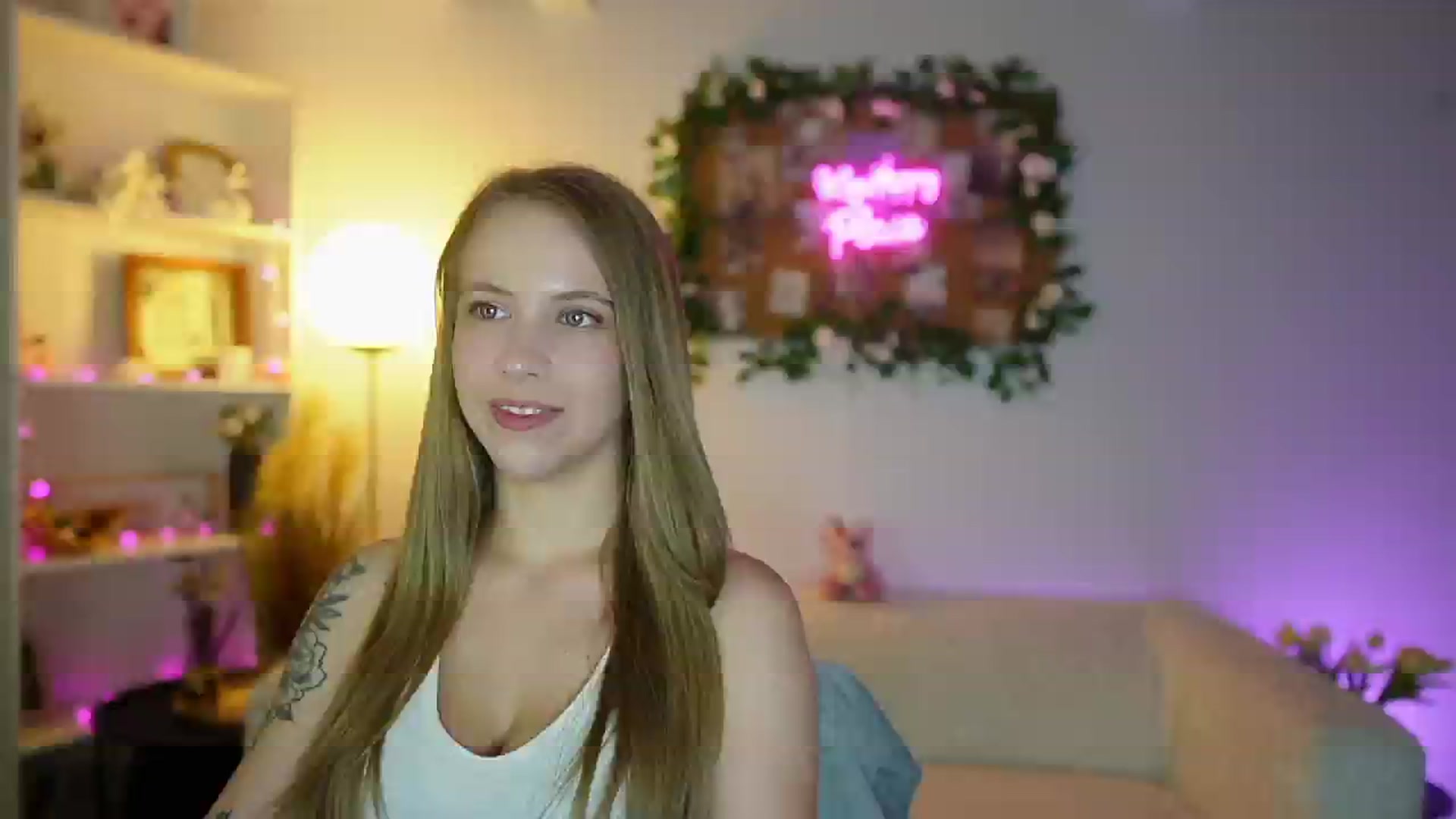 Gallery image thumbnail from Cindy_Grey's myfreecams stream on, 09/06/2025, 22:18 image 7 of 20