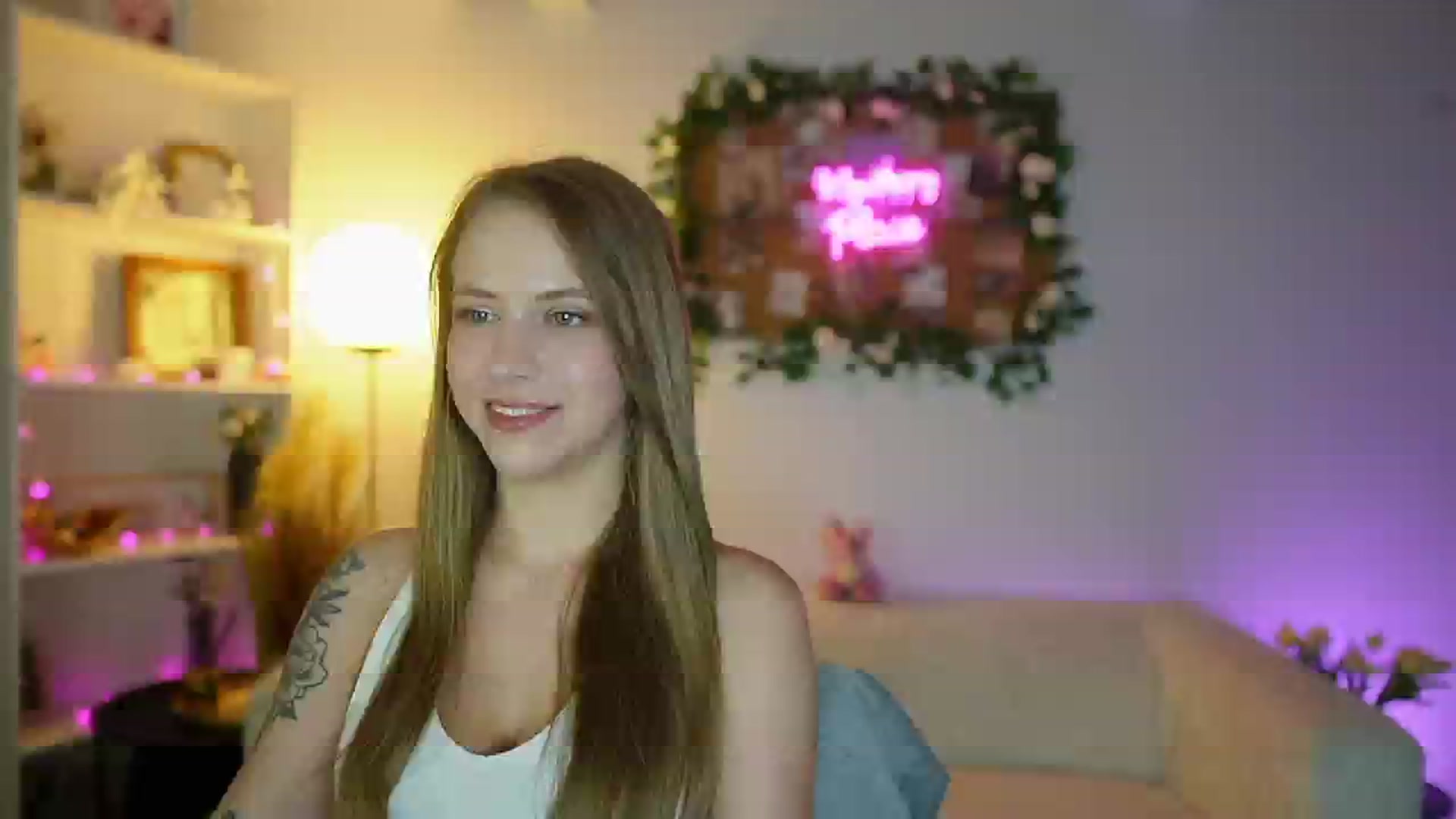 Gallery image thumbnail from Cindy_Grey's myfreecams stream on, 09/06/2025, 22:18 image 19 of 20