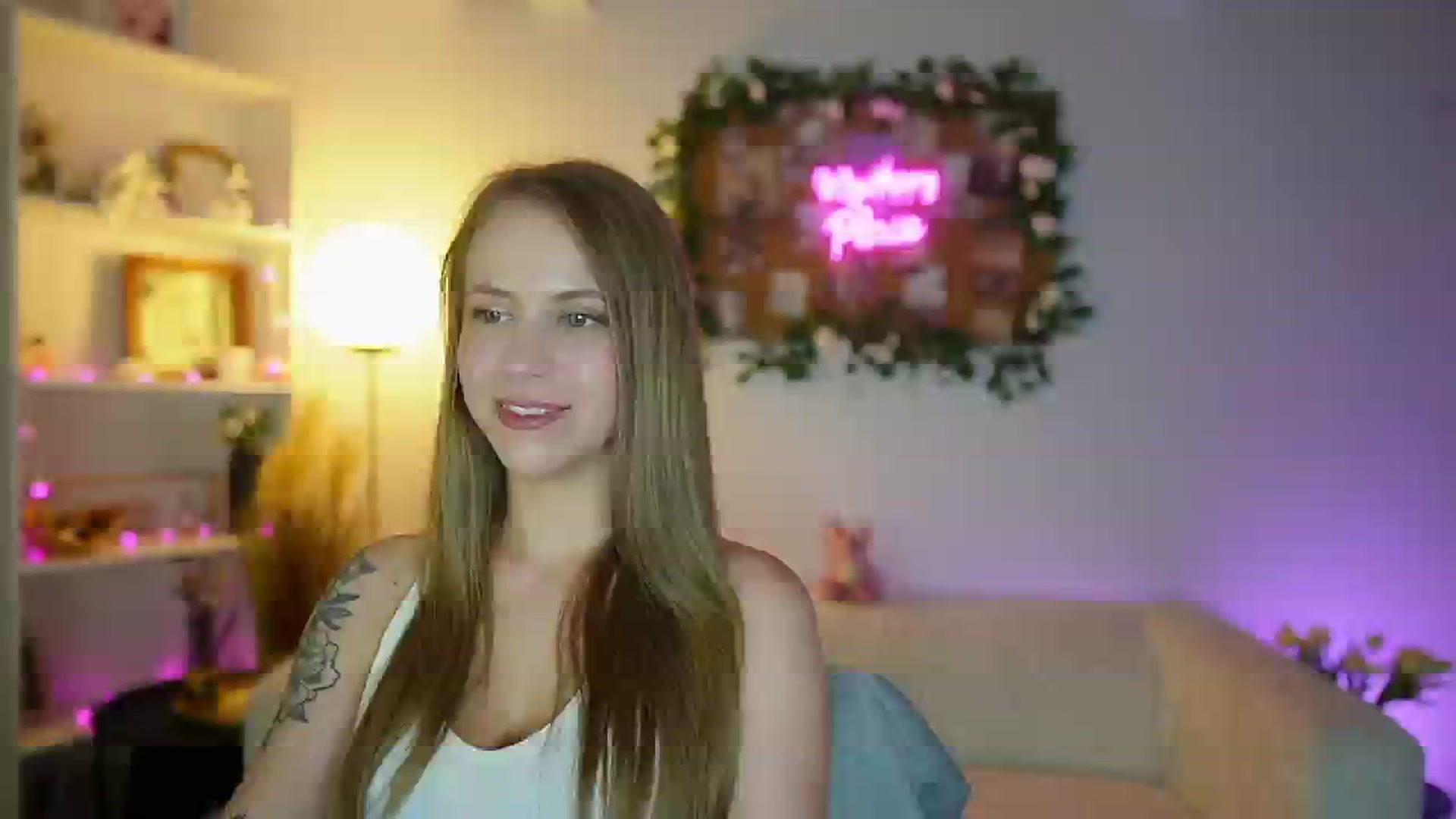 Gallery image thumbnail from Cindy_Grey's myfreecams stream on, 09/06/2025, 22:18 image 20 of 20