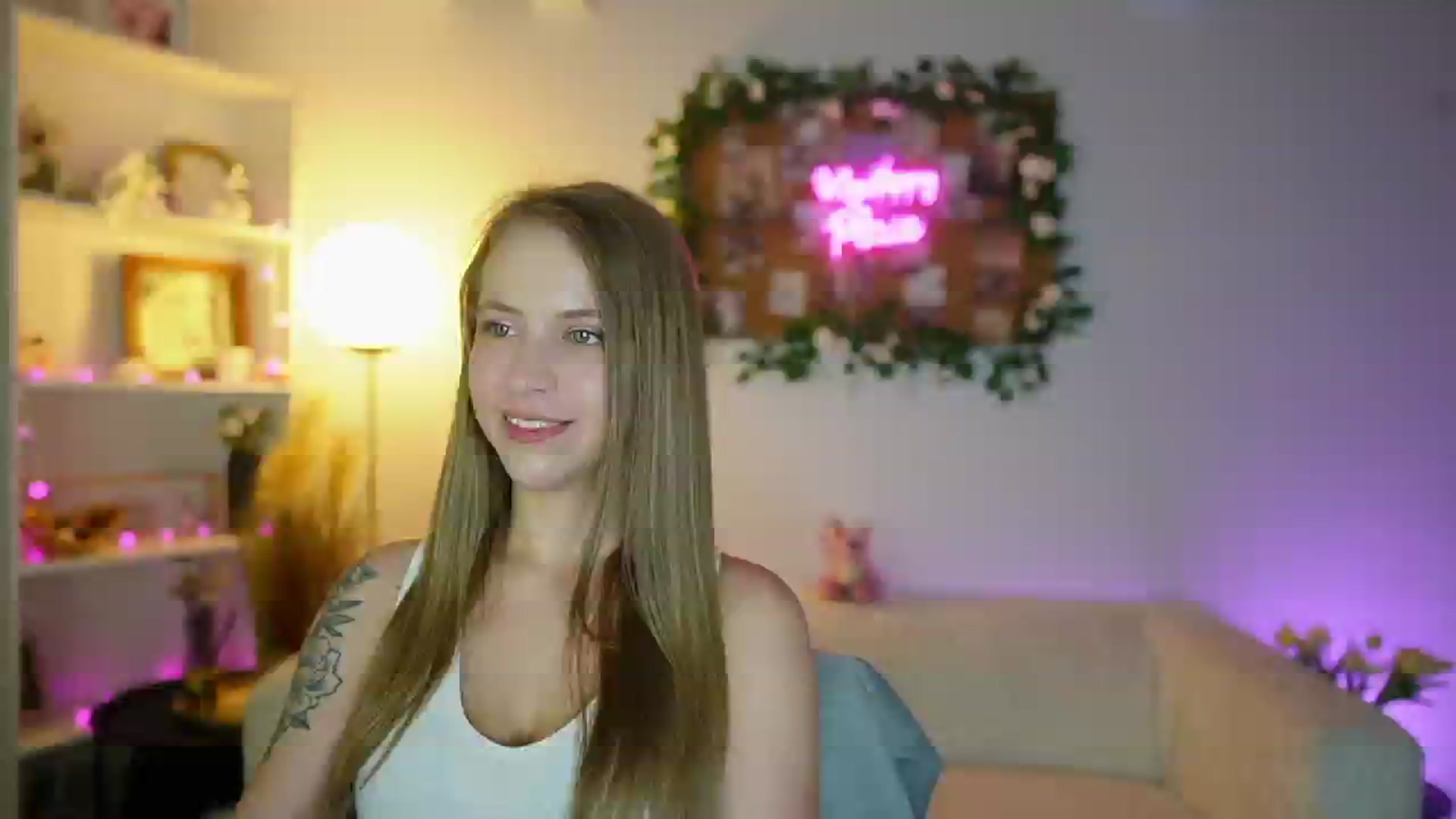 Gallery image thumbnail from Cindy_Grey's myfreecams stream on, 09/06/2025, 22:51 image 10 of 20