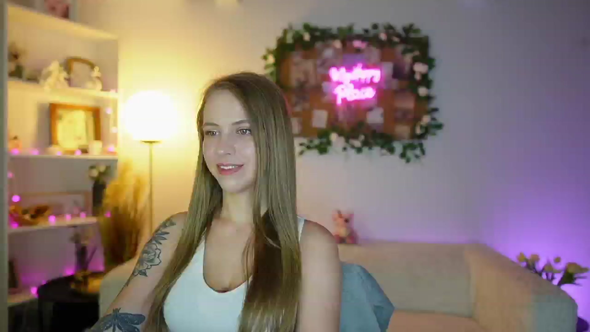 Gallery image thumbnail from Cindy_Grey's myfreecams stream on, 09/06/2025, 22:51 image 3 of 20