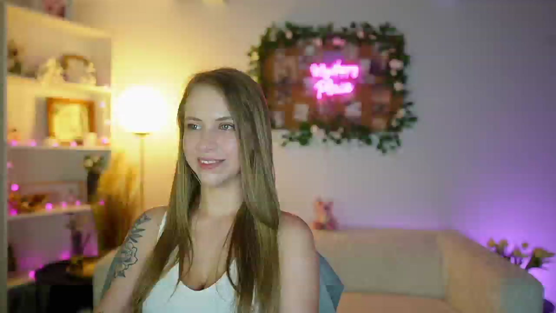 Gallery image thumbnail from Cindy_Grey's myfreecams stream on, 09/06/2025, 23:42 image 7 of 20