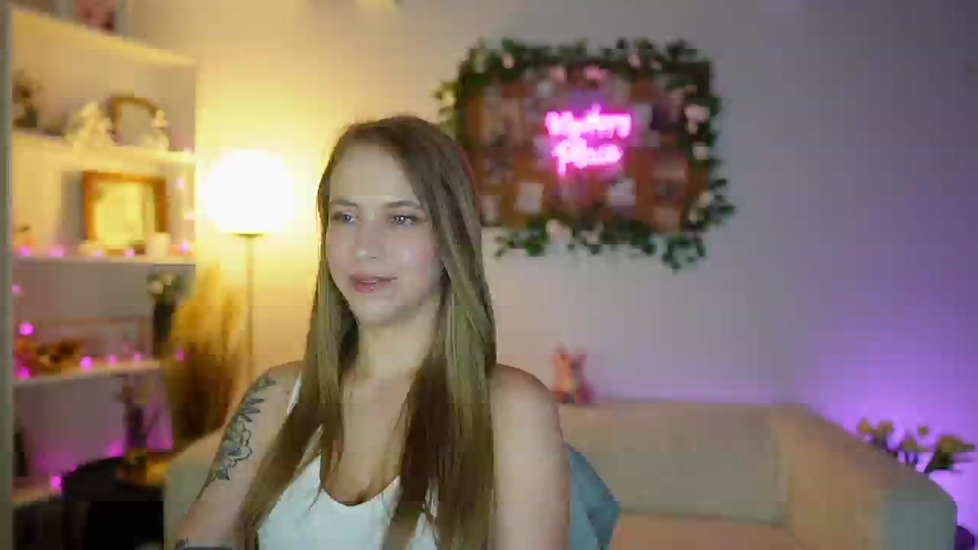 Gallery image thumbnail from Cindy_Grey's myfreecams stream on, 09/06/2025, 23:42 image 5 of 20
