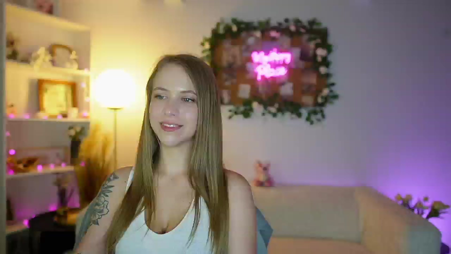 Gallery image thumbnail from Cindy_Grey's myfreecams stream on, 09/06/2025, 23:42 image 3 of 20