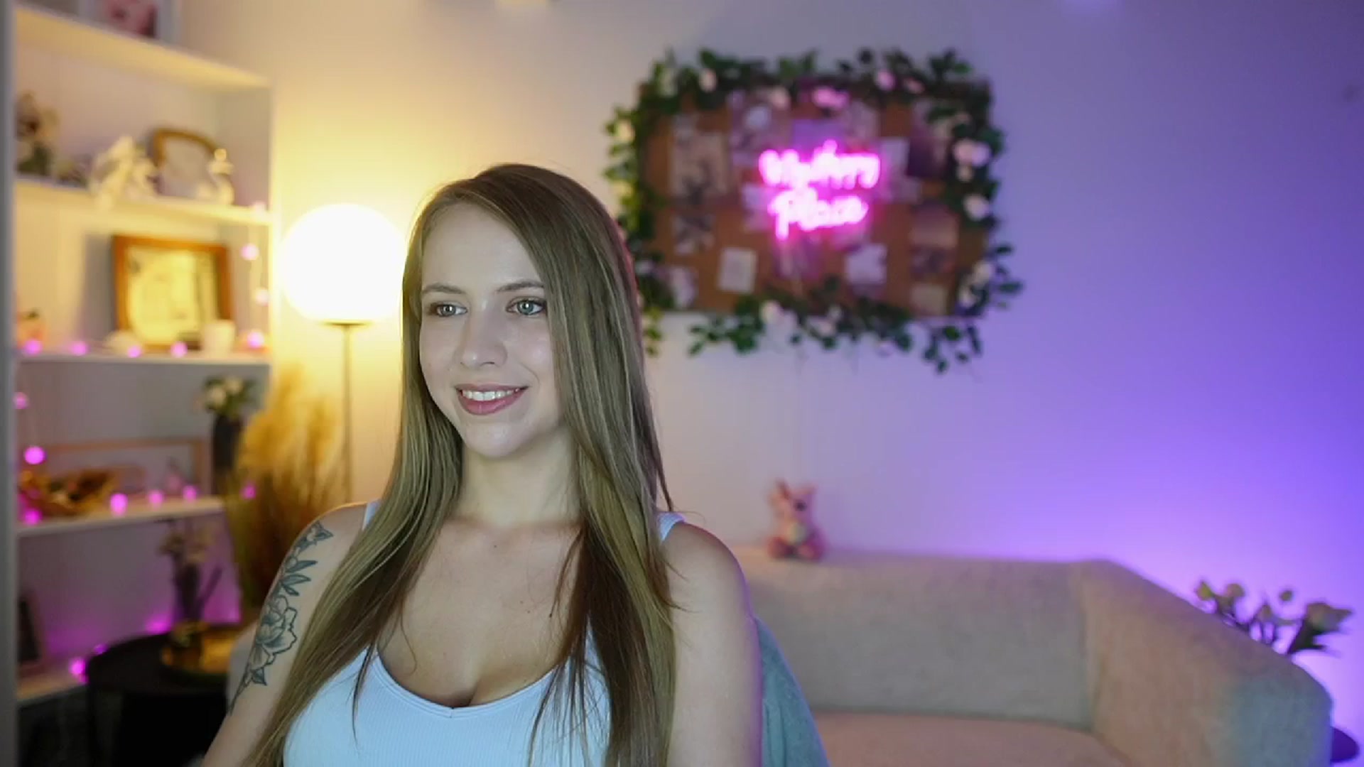 Gallery image thumbnail from Cindy_Grey's myfreecams stream on, 09/07/2025, 20:22 image 20 of 20