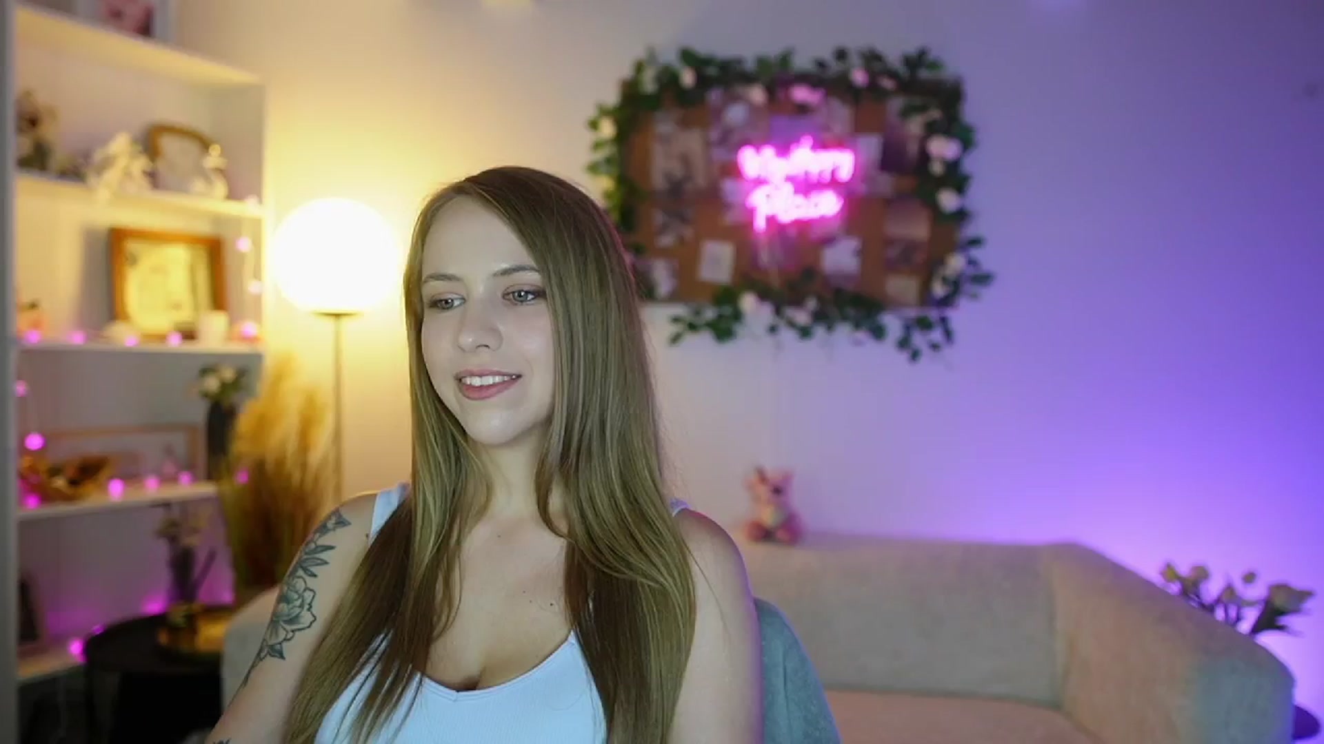 Gallery image thumbnail from Cindy_Grey's myfreecams stream on, 09/07/2025, 20:22 image 11 of 20