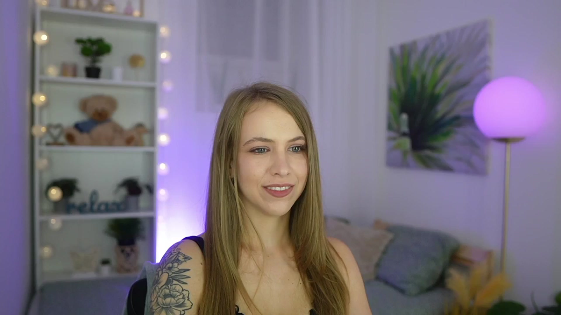 Gallery image thumbnail from Cindy_Grey's myfreecams stream on, 09/09/2025, 19:04 image 5 of 20