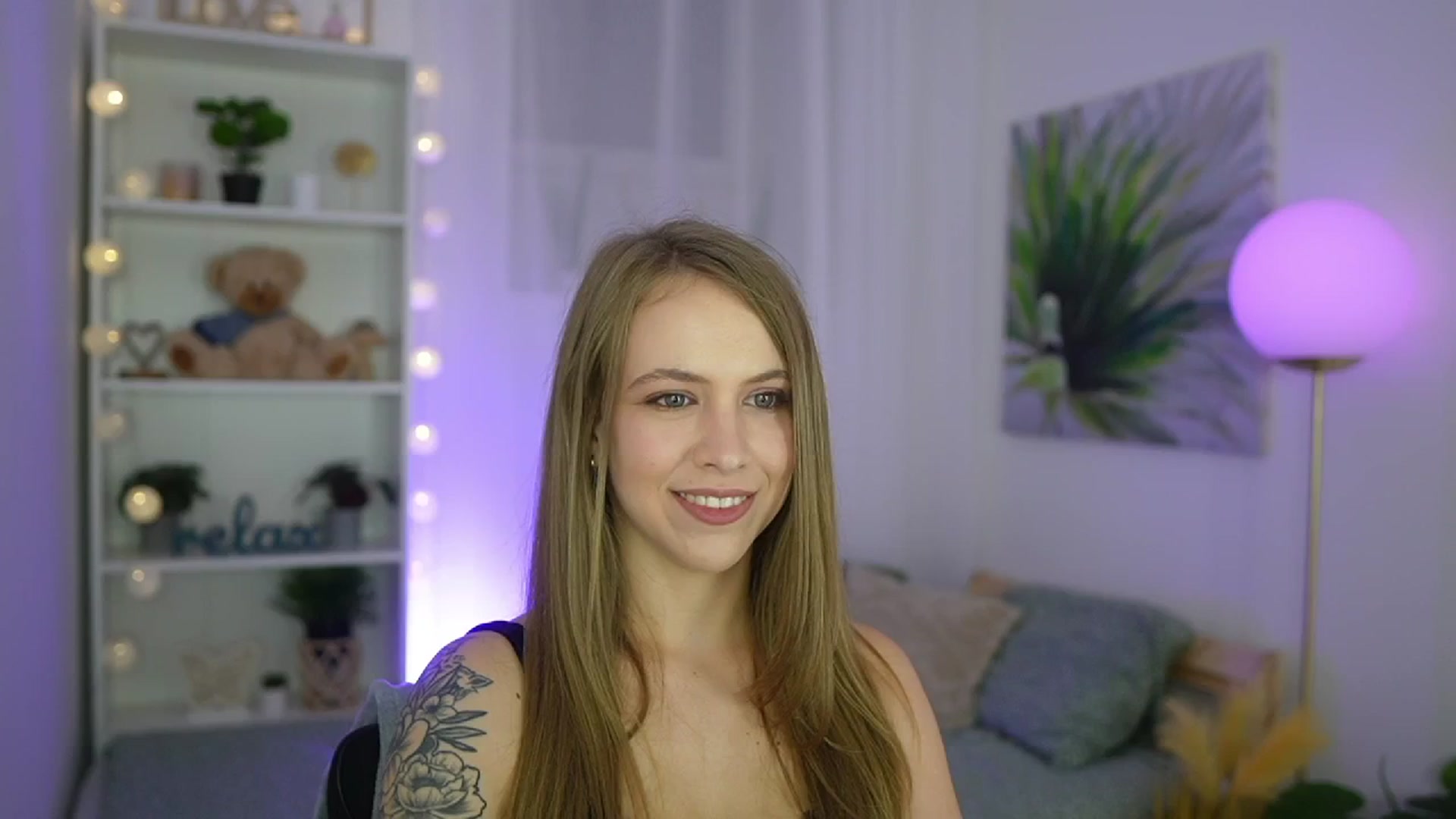 Gallery image thumbnail from Cindy_Grey's myfreecams stream on, 09/09/2025, 19:04 image 12 of 20