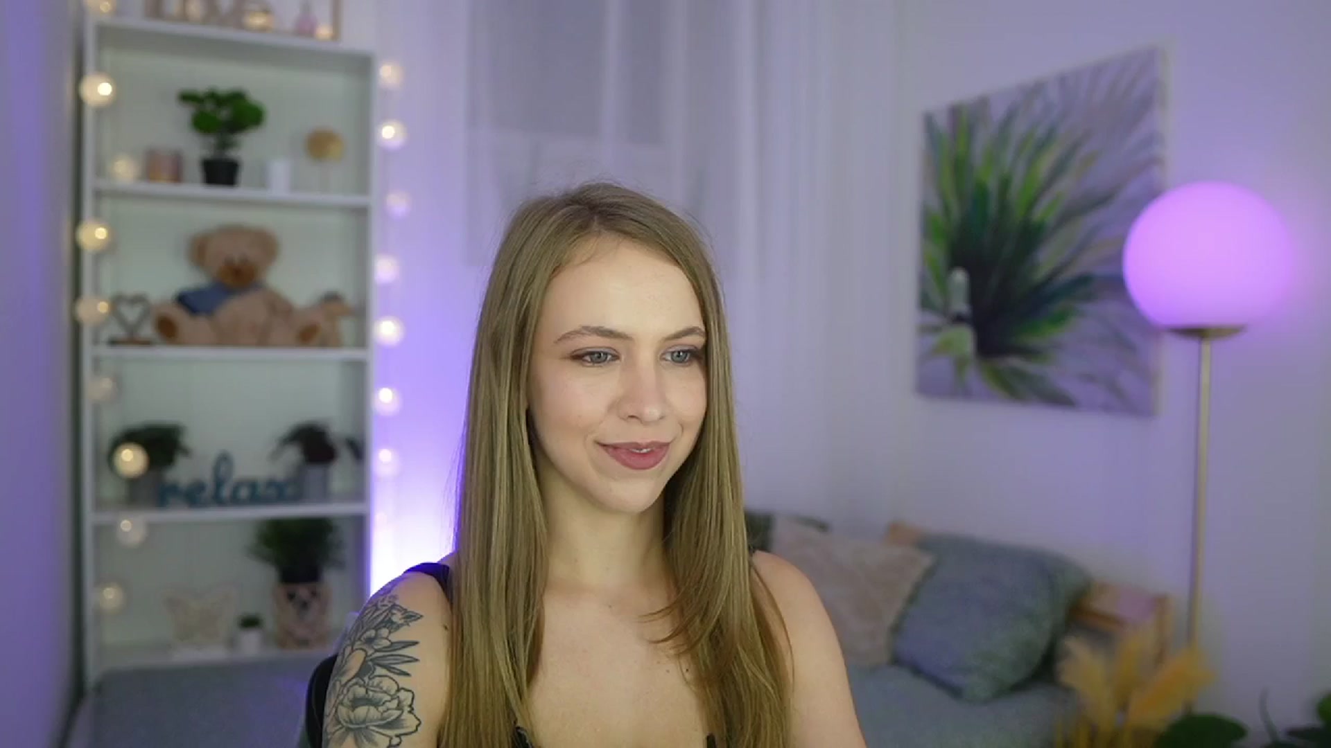 Gallery image thumbnail from Cindy_Grey's myfreecams stream on, 09/09/2025, 19:04 image 20 of 20