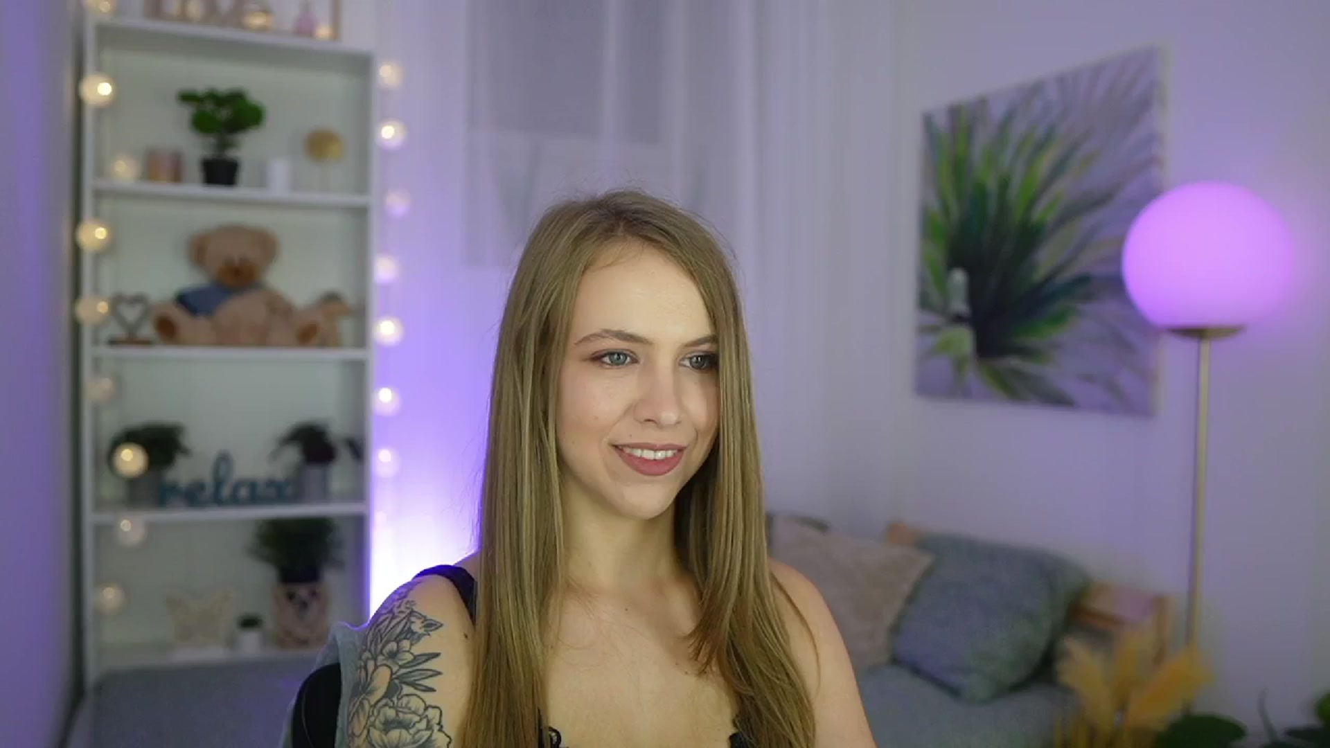 Gallery image thumbnail from Cindy_Grey's myfreecams stream on, 09/09/2025, 19:04 image 4 of 20