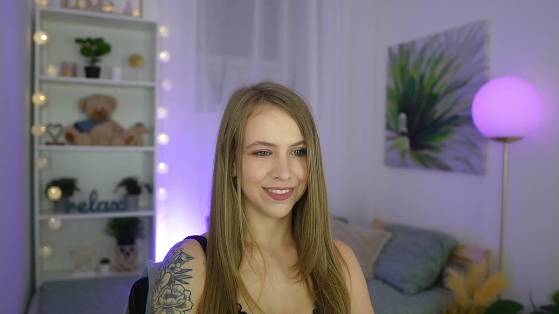Gallery image thumbnail from Cindy_Grey's myfreecams stream on, 09/09/2025, 19:04 image 7 of 20