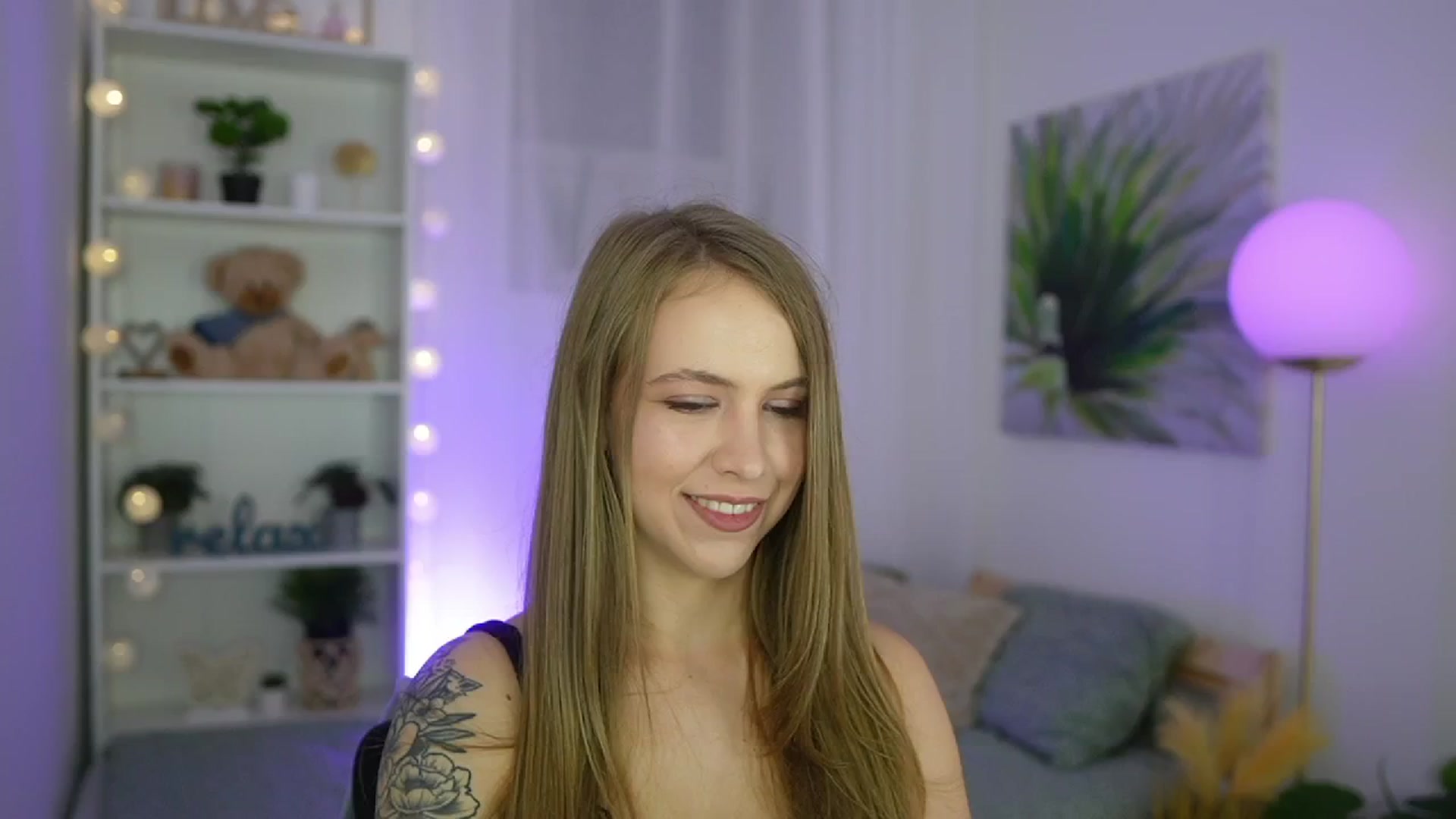 Gallery image thumbnail from Cindy_Grey's myfreecams stream on, 09/09/2025, 19:04 image 2 of 20