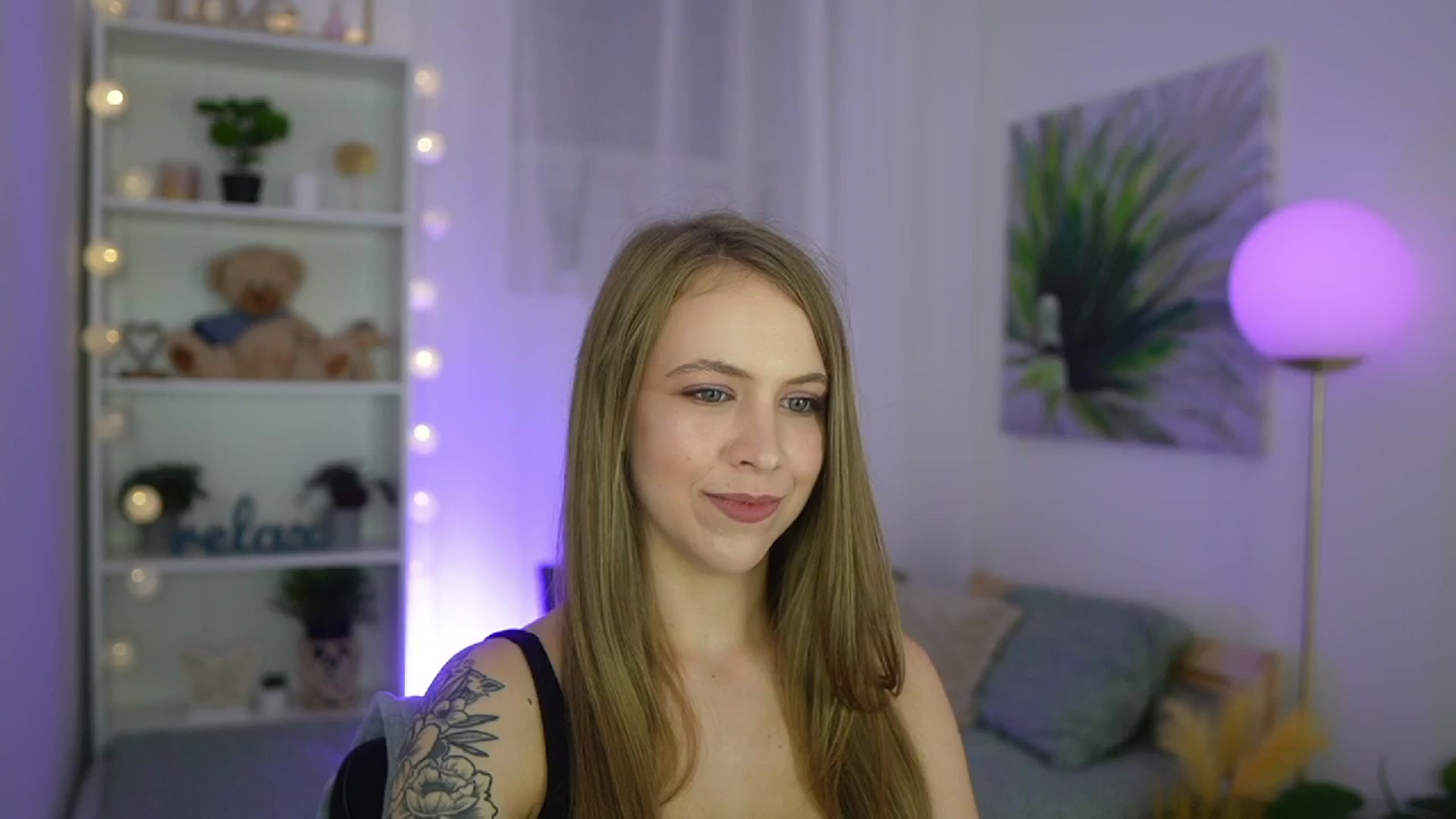 Gallery image thumbnail from Cindy_Grey's myfreecams stream on, 09/09/2025, 20:05 image 8 of 20