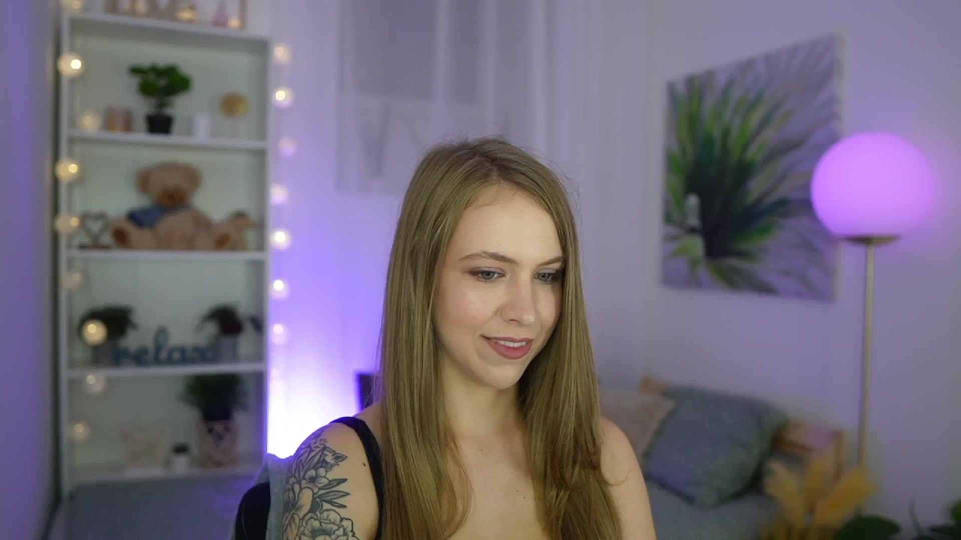 Gallery image thumbnail from Cindy_Grey's myfreecams stream on, 09/09/2025, 20:05 image 9 of 20