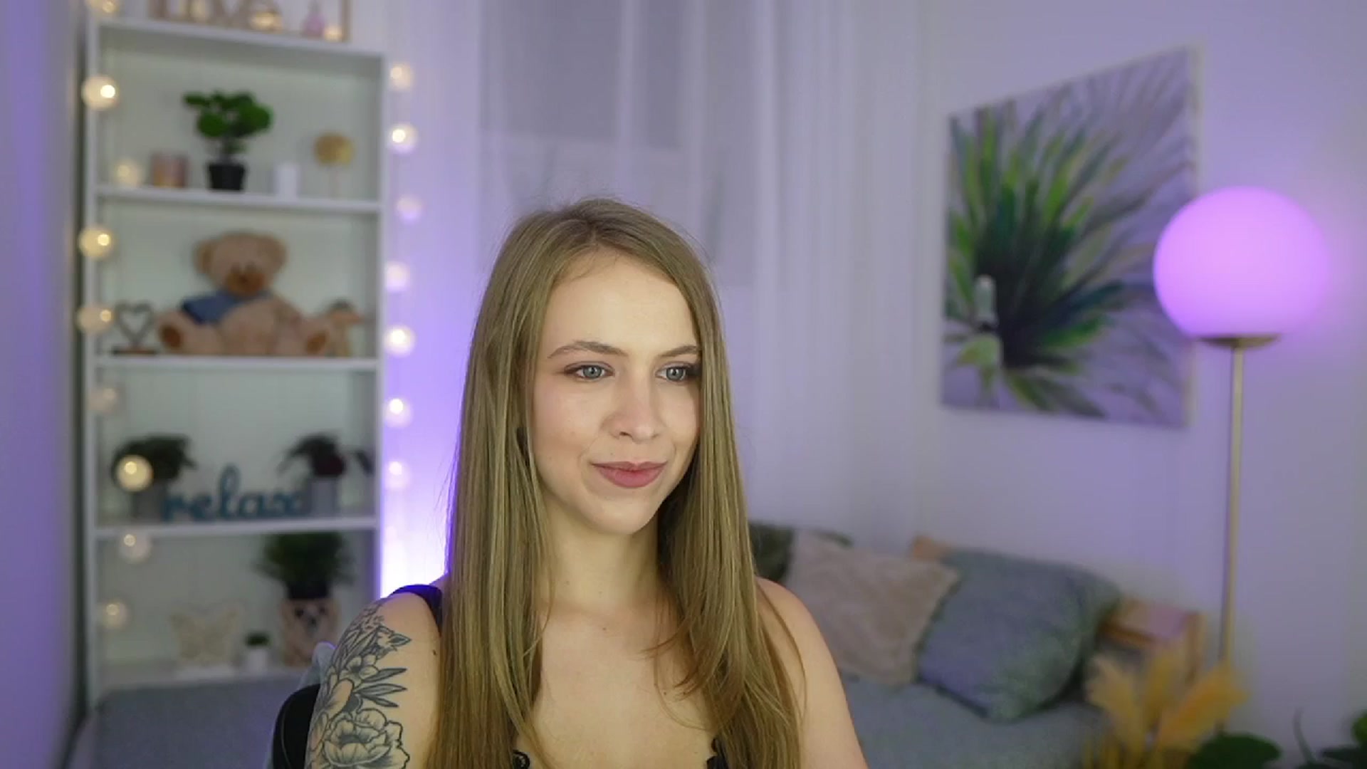 Gallery image thumbnail from Cindy_Grey's myfreecams stream on, 09/09/2025, 20:05 image 1 of 20