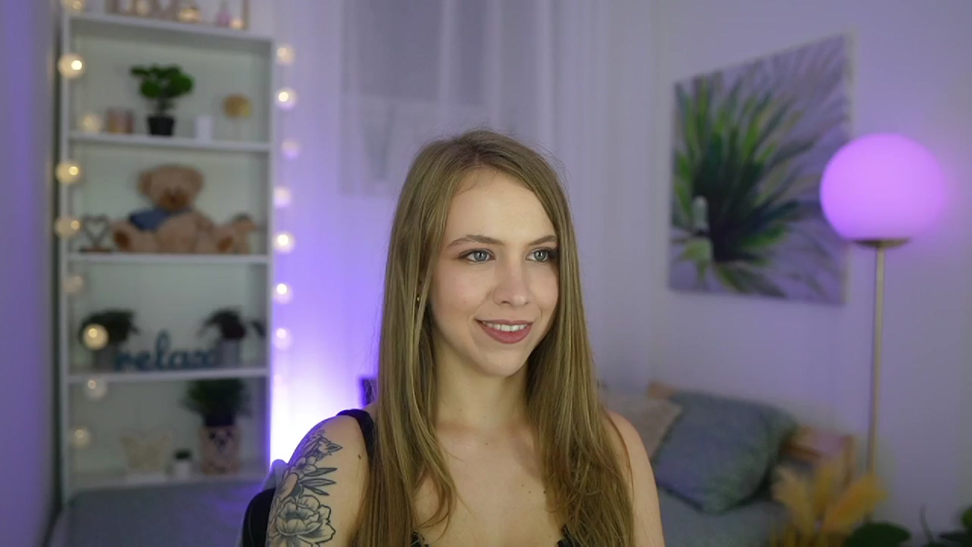 Gallery image thumbnail from Cindy_Grey's myfreecams stream on, 09/09/2025, 20:05 image 5 of 20