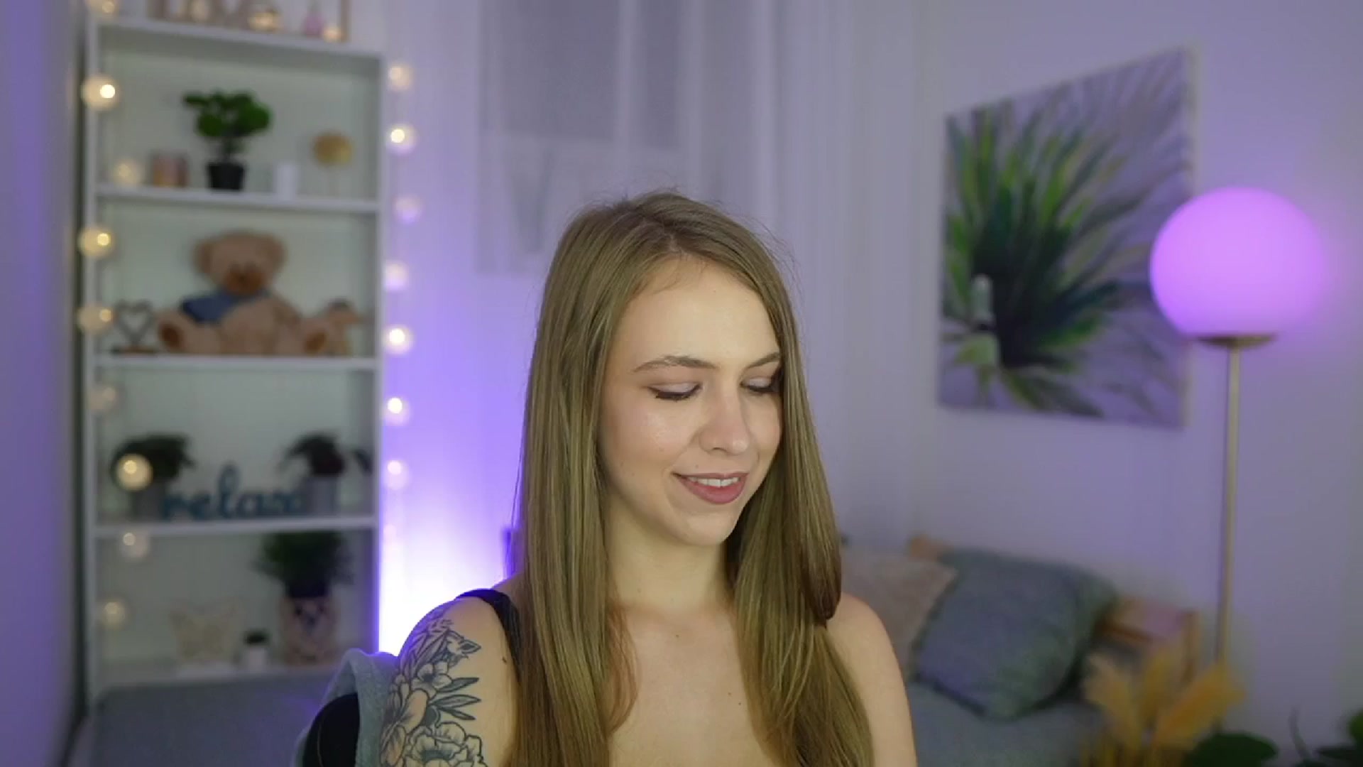 Gallery image thumbnail from Cindy_Grey's myfreecams stream on, 09/09/2025, 20:05 image 7 of 20