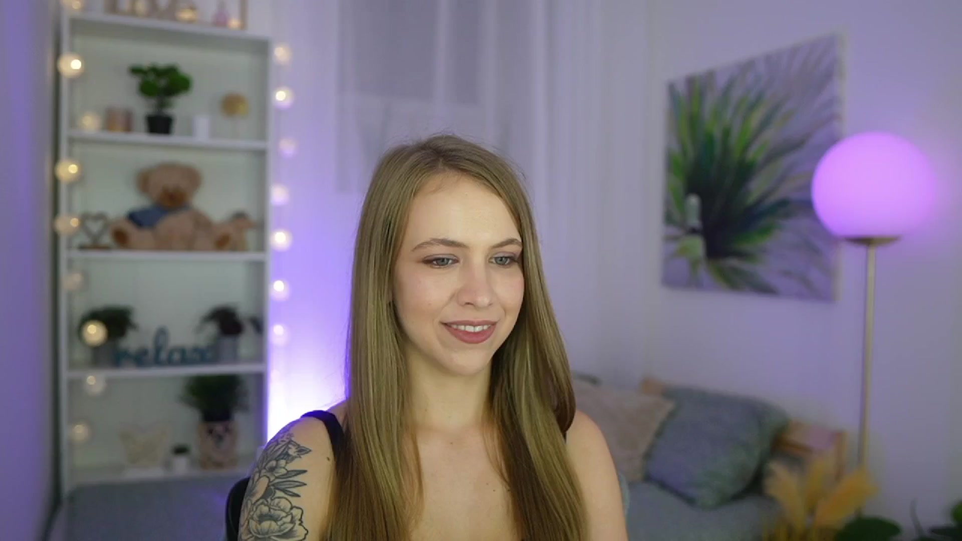 Gallery image thumbnail from Cindy_Grey's myfreecams stream on, 09/09/2025, 20:05 image 12 of 20