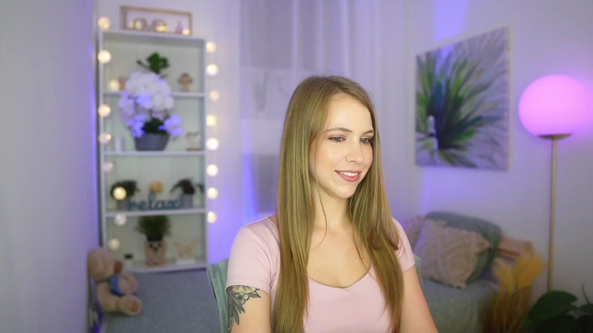 Gallery image thumbnail from Cindy_Grey's myfreecams stream on, 09/13/2025, 20:57 image 18 of 20
