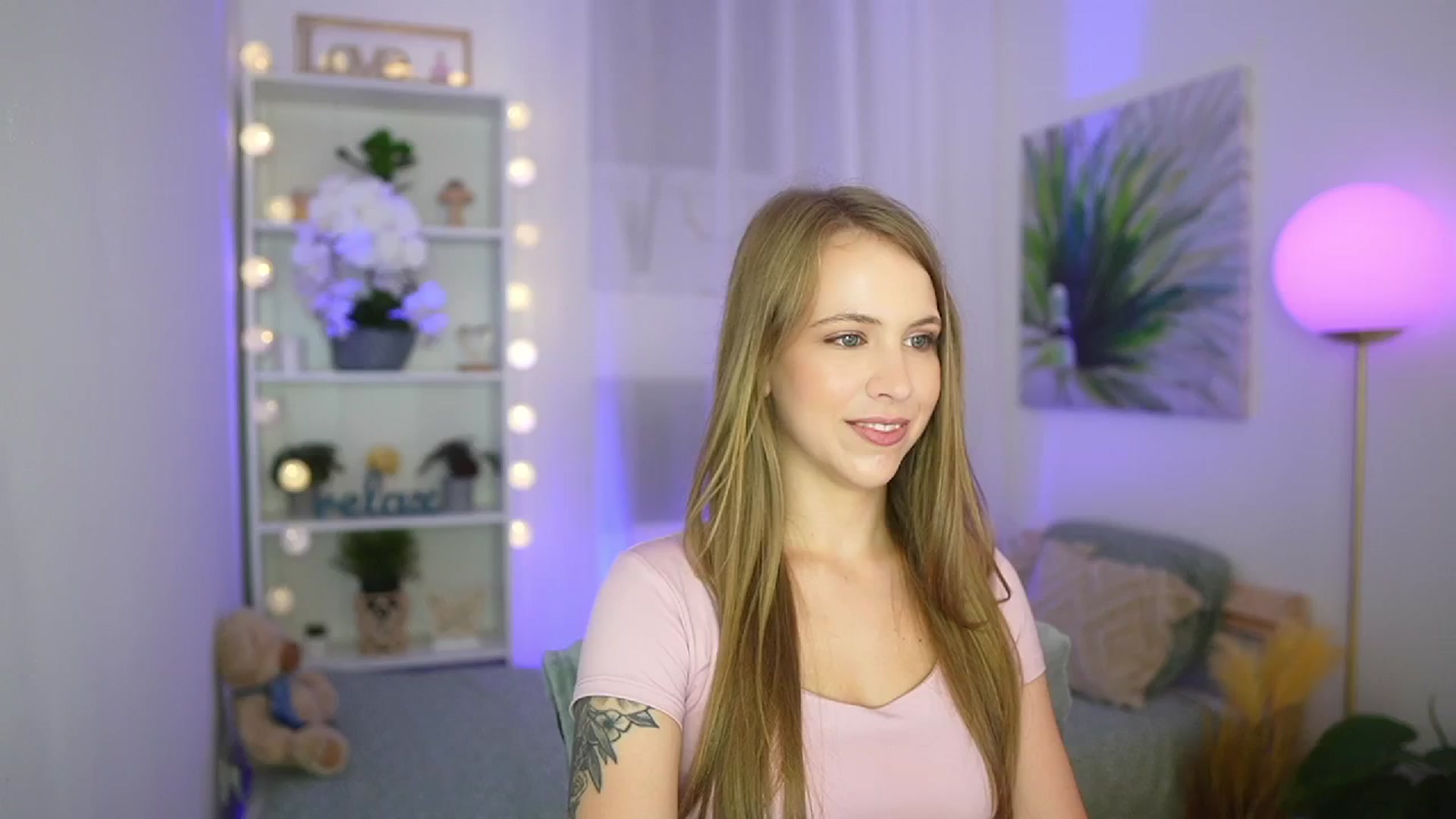 Gallery image thumbnail from Cindy_Grey's myfreecams stream on, 09/13/2025, 20:57 image 19 of 20