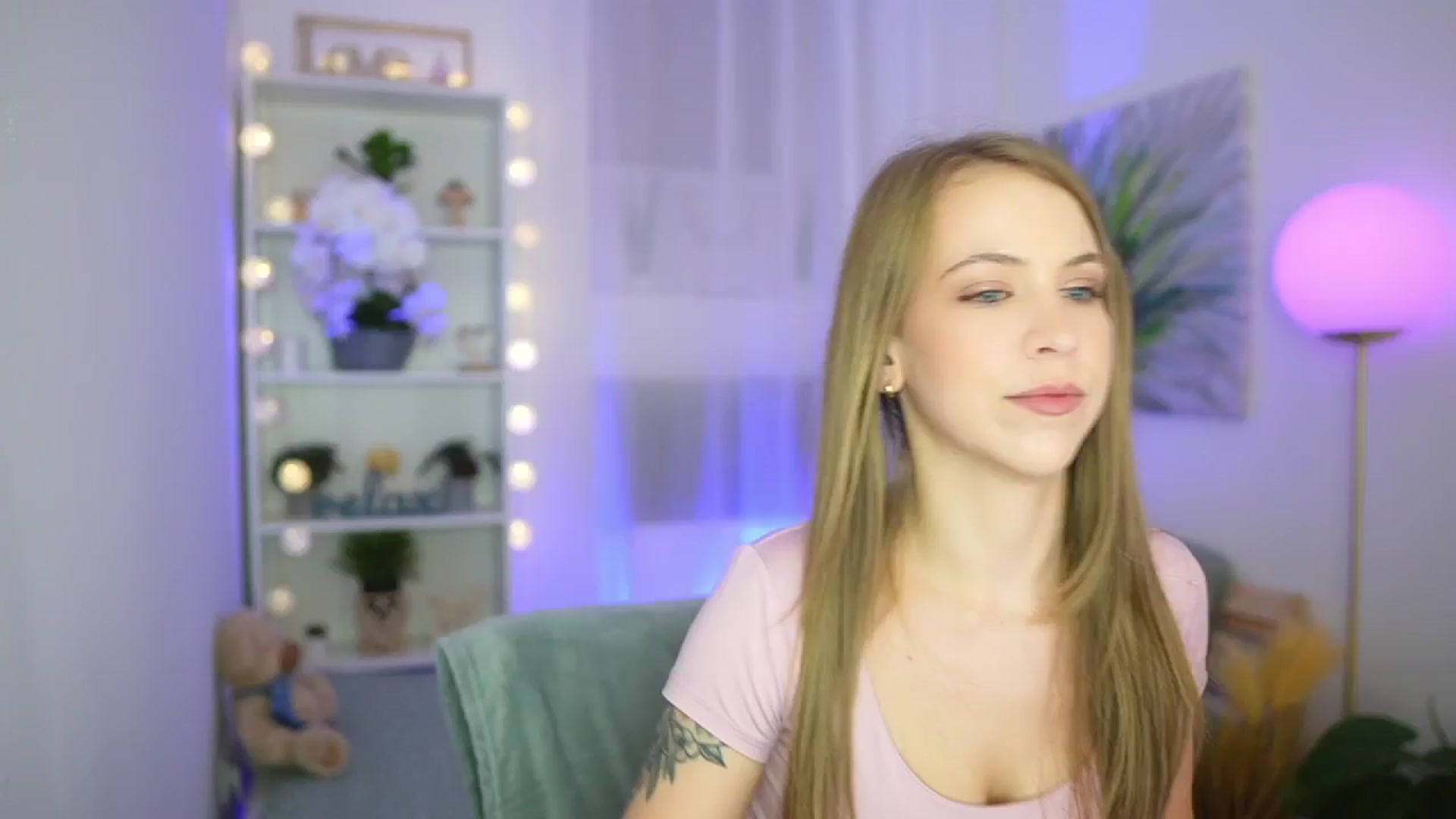 Gallery image thumbnail from Cindy_Grey's myfreecams stream on, 09/13/2025, 20:57 image 8 of 20