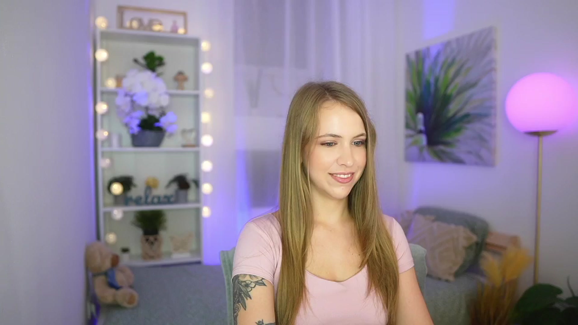 Gallery image thumbnail from Cindy_Grey's myfreecams stream on, 09/13/2025, 20:57 image 17 of 20