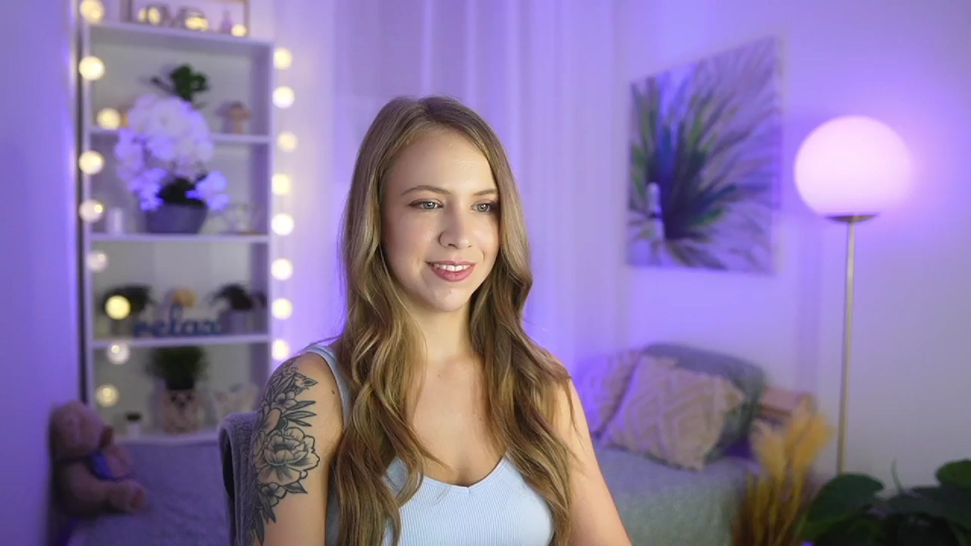 Gallery image thumbnail from Cindy_Grey's myfreecams stream on, 09/14/2025, 20:33 image 18 of 20