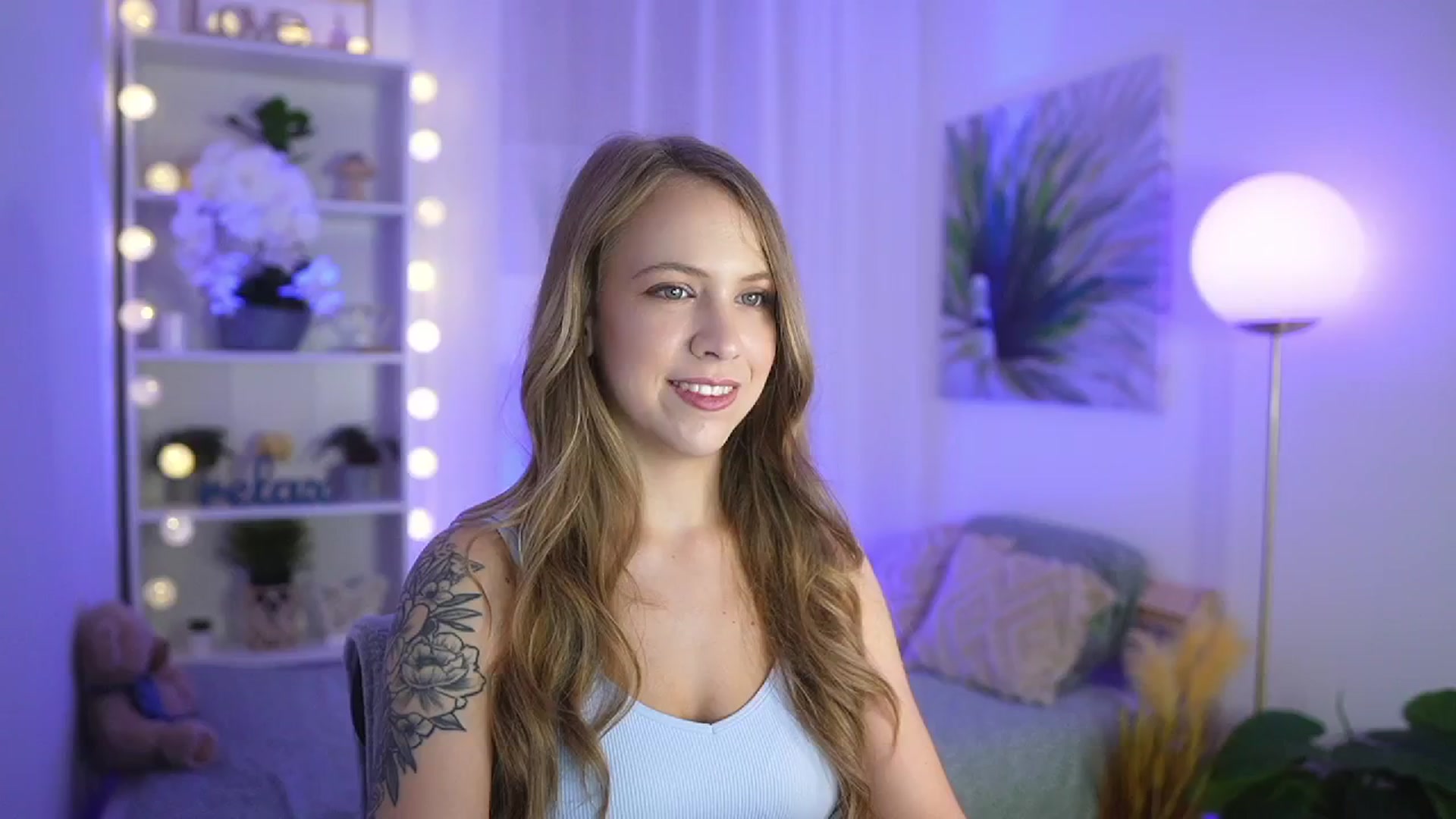 Gallery image thumbnail from Cindy_Grey's myfreecams stream on, 09/14/2025, 20:33 image 6 of 20