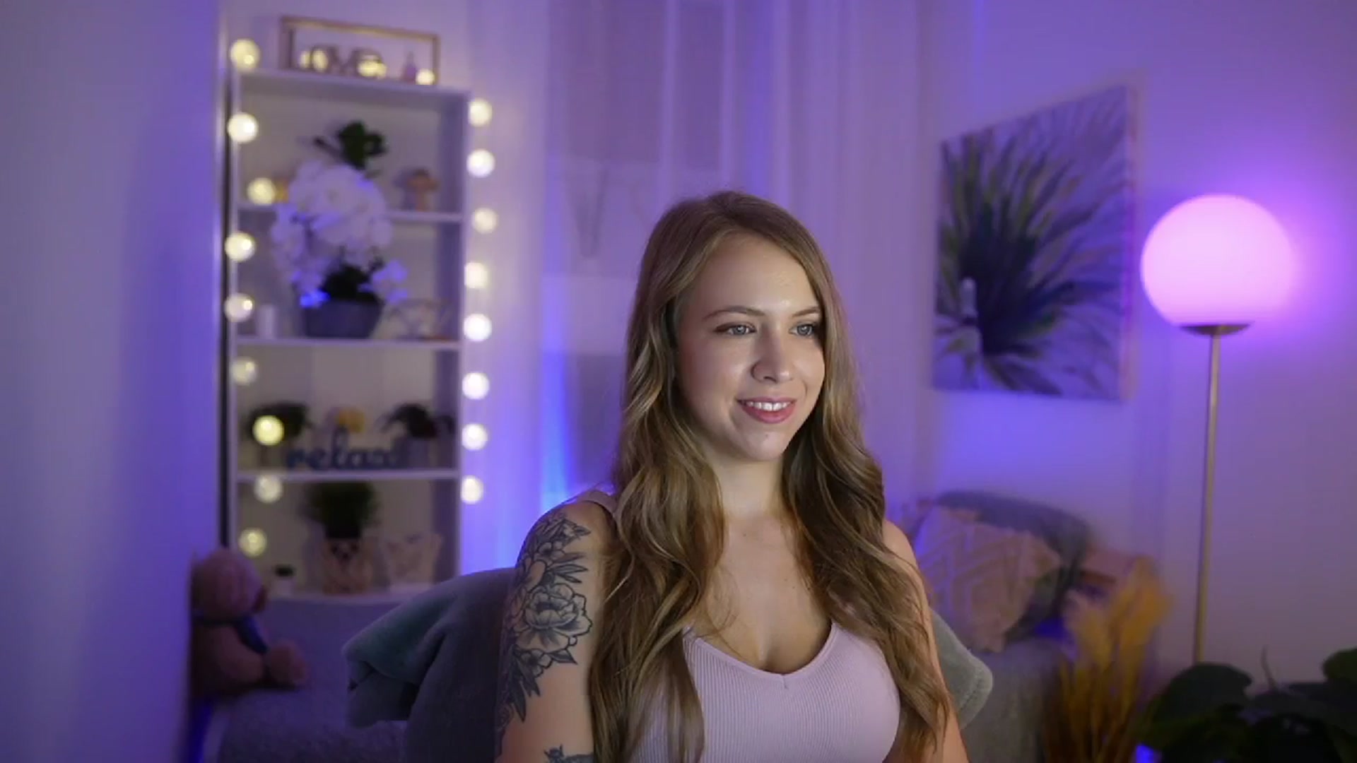 Gallery image thumbnail from Cindy_Grey's myfreecams stream on, 09/15/2025, 20:41 image 20 of 20