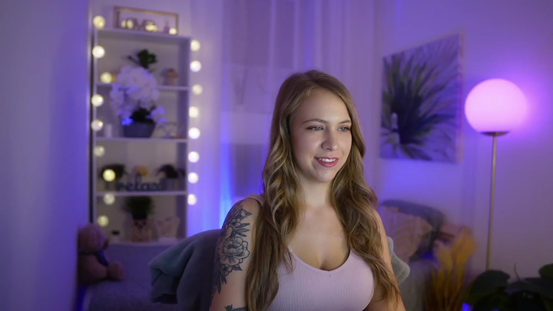 Gallery image thumbnail from Cindy_Grey's myfreecams stream on, 09/15/2025, 20:41 image 1 of 20
