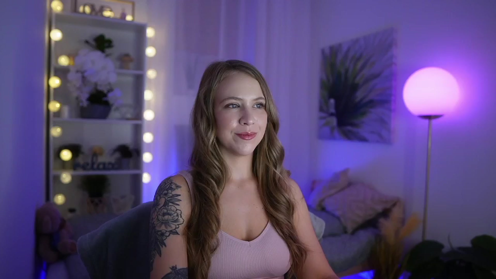 Gallery image thumbnail from Cindy_Grey's myfreecams stream on, 09/20/2025, 20:03 image 11 of 20
