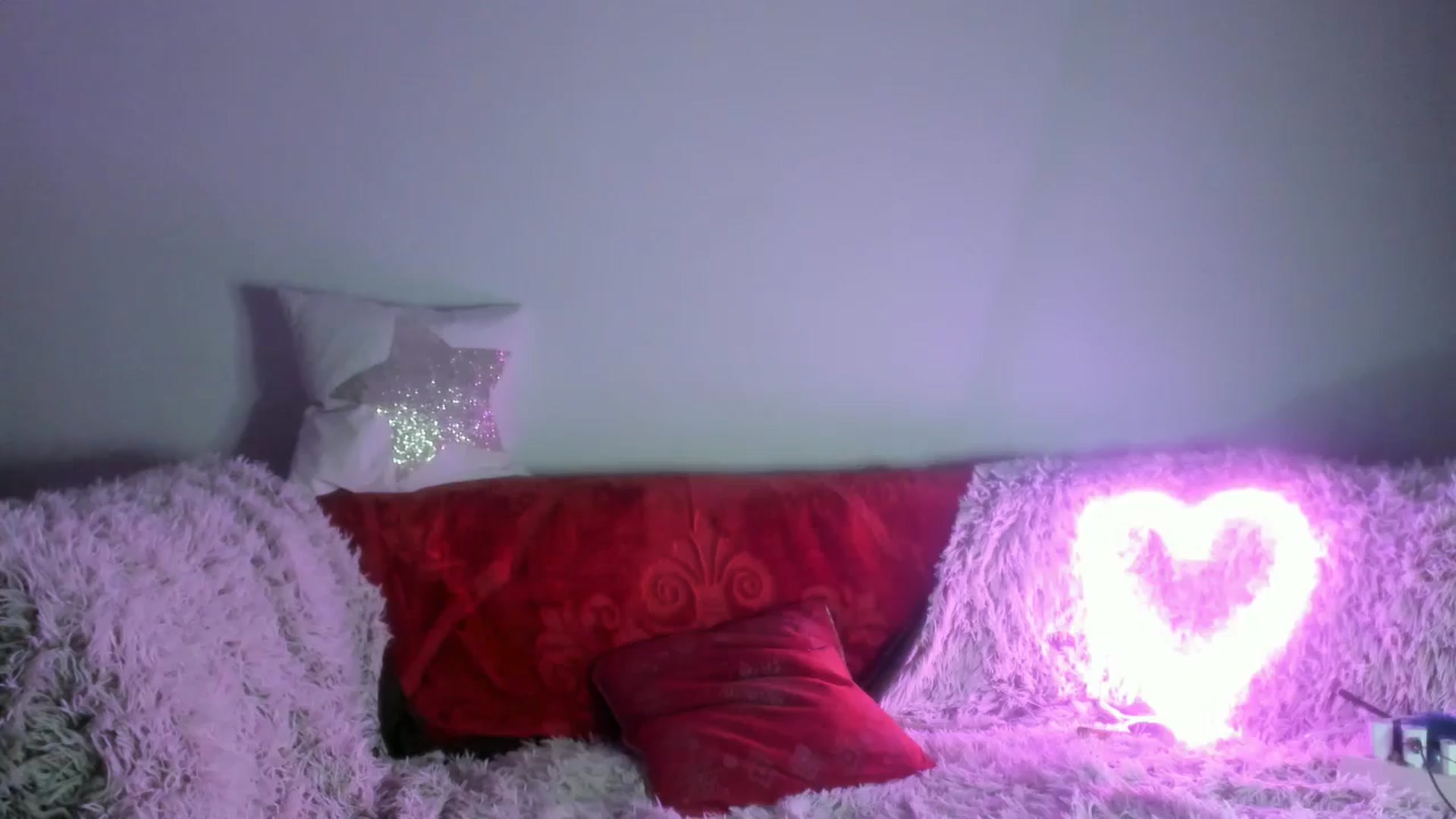 Gallery image thumbnail from Cindydream's myfreecams stream on, 12/29/2024, 16:24 image 13 of 20