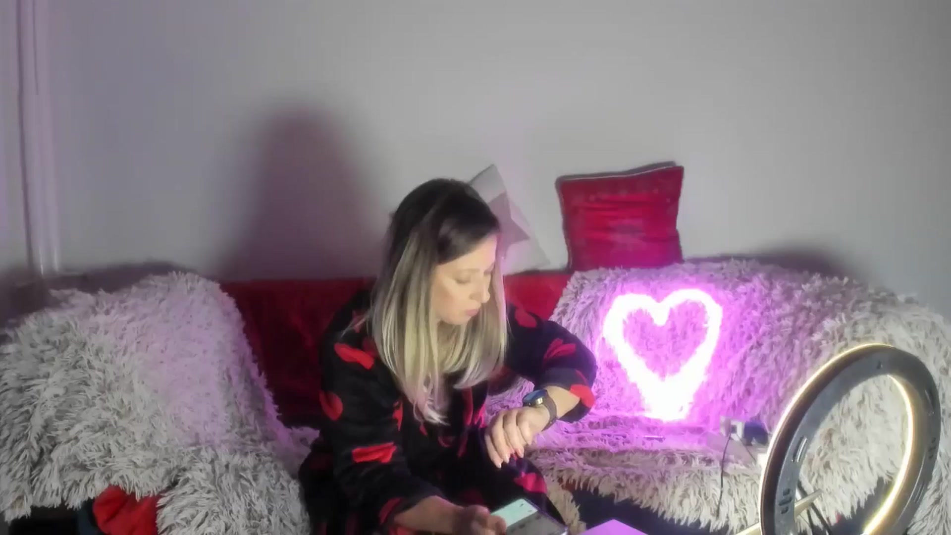 Gallery image thumbnail from Cindydream's myfreecams stream on, 12/29/2024, 19:10 image 12 of 20