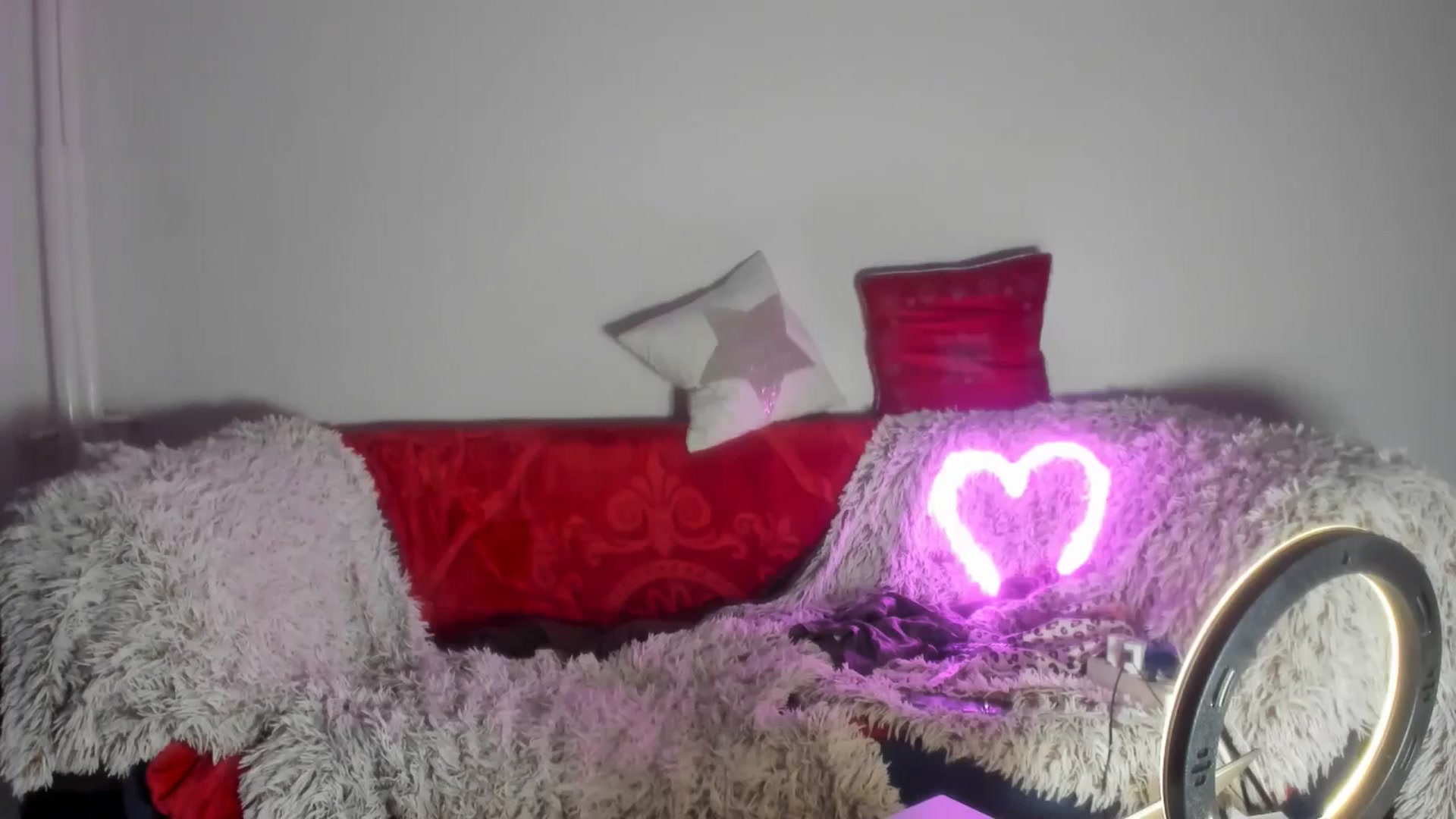 Gallery image thumbnail from Cindydream's myfreecams stream on, 12/29/2024, 19:10 image 3 of 20