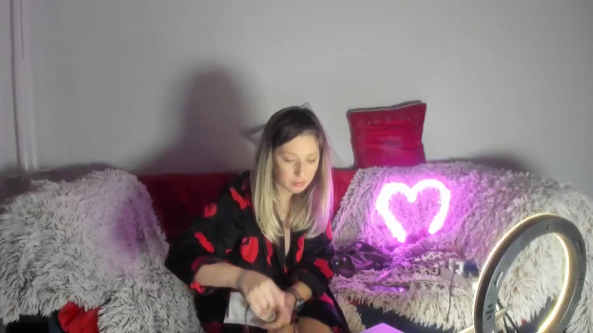 Gallery image thumbnail from Cindydream's myfreecams stream on, 12/29/2024, 19:10 image 11 of 20