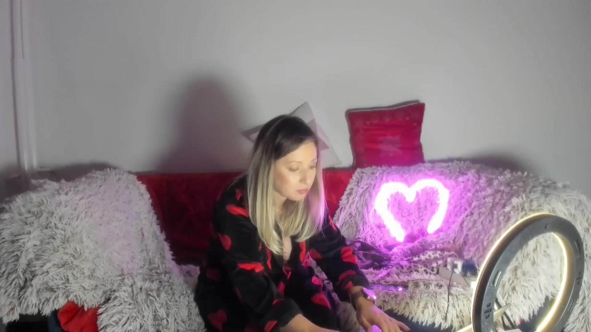Gallery image thumbnail from Cindydream's myfreecams stream on, 12/29/2024, 19:10 image 10 of 20