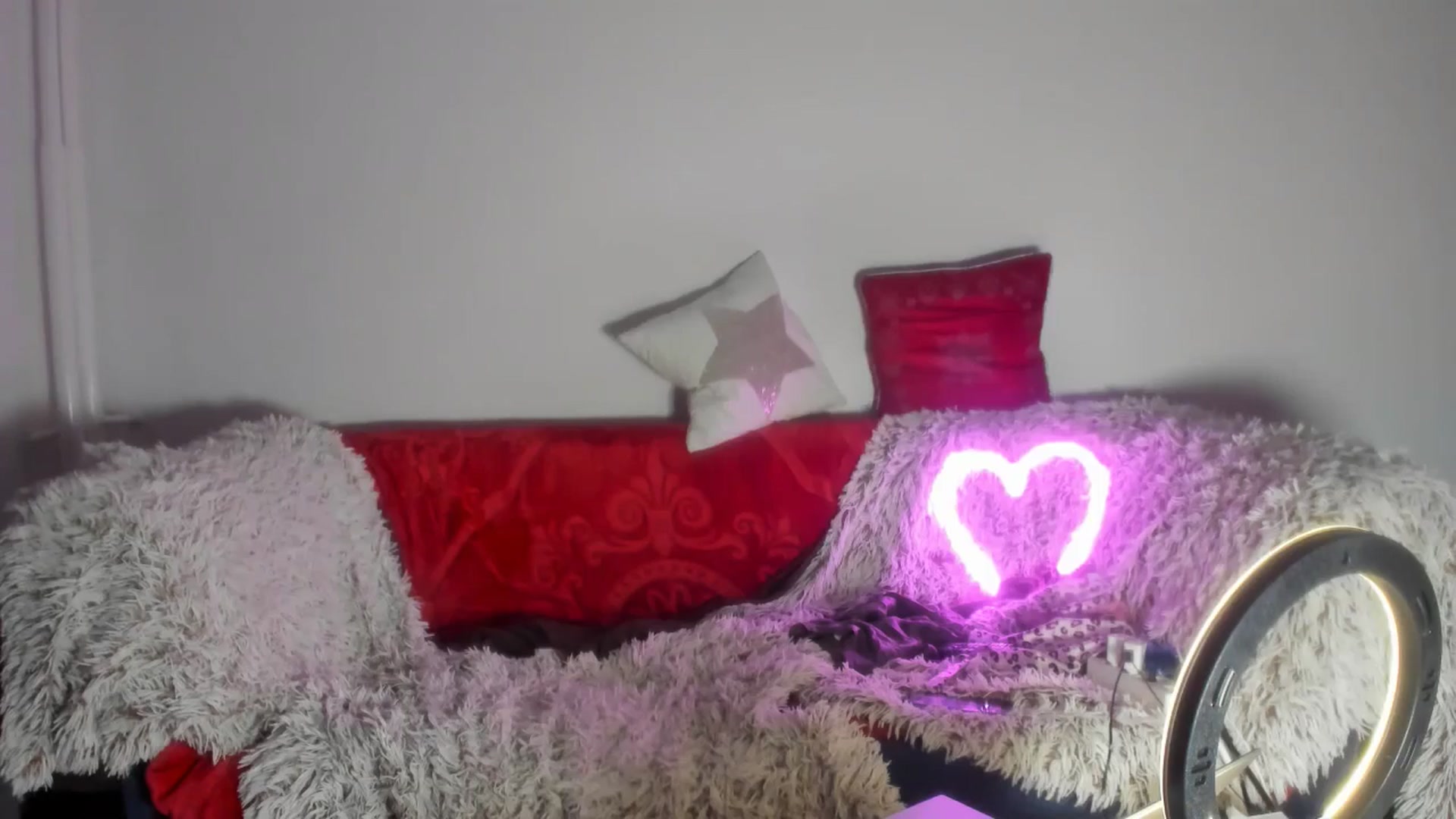 Gallery image thumbnail from Cindydream's myfreecams stream on, 12/29/2024, 19:10 image 5 of 20
