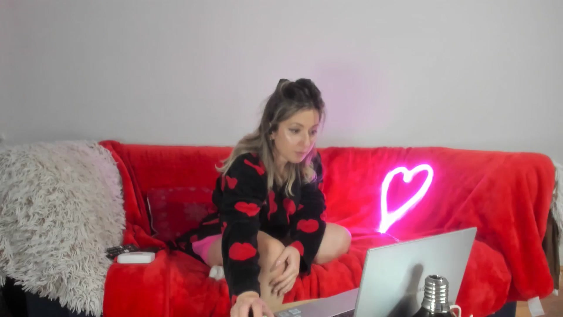 Gallery image thumbnail from Cindydream's myfreecams stream on, 01/03/2025, 15:15 image 19 of 20