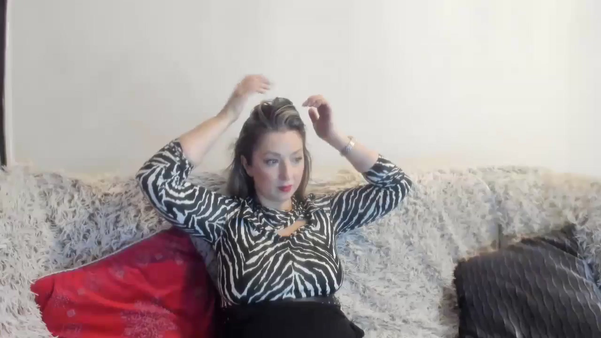 Gallery image thumbnail from Cindydream's myfreecams stream on, 03/01/2025, 19:37 image 17 of 20