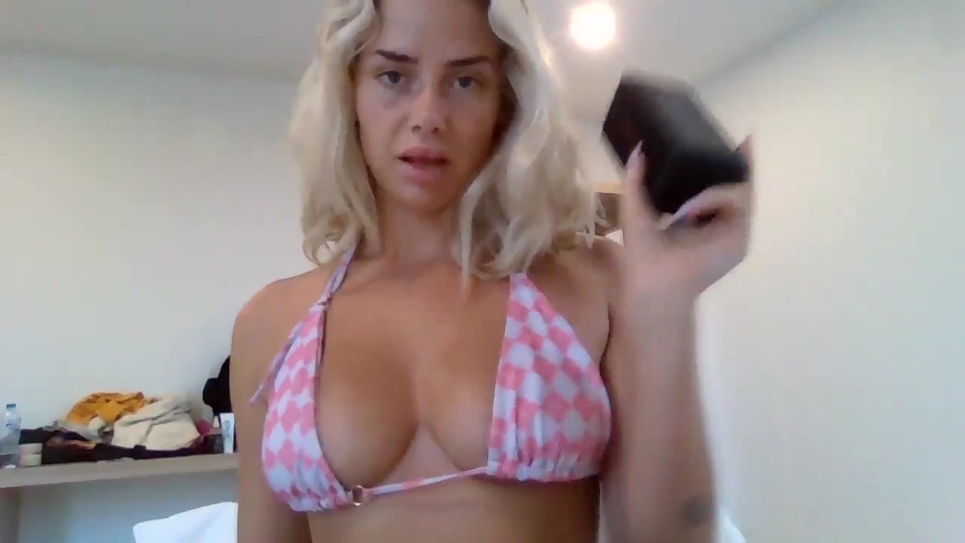 Gallery image thumbnail from Cindyloubaby9's myfreecams stream on, 02/01/2025, 11:24 image 18 of 20