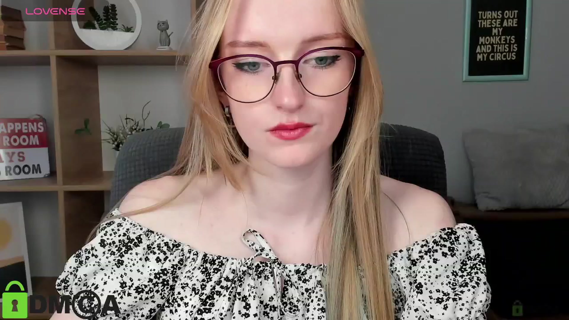 Gallery image thumbnail from Cinnabonnn's myfreecams stream on, 07/02/2025, 12:15 image 7 of 20