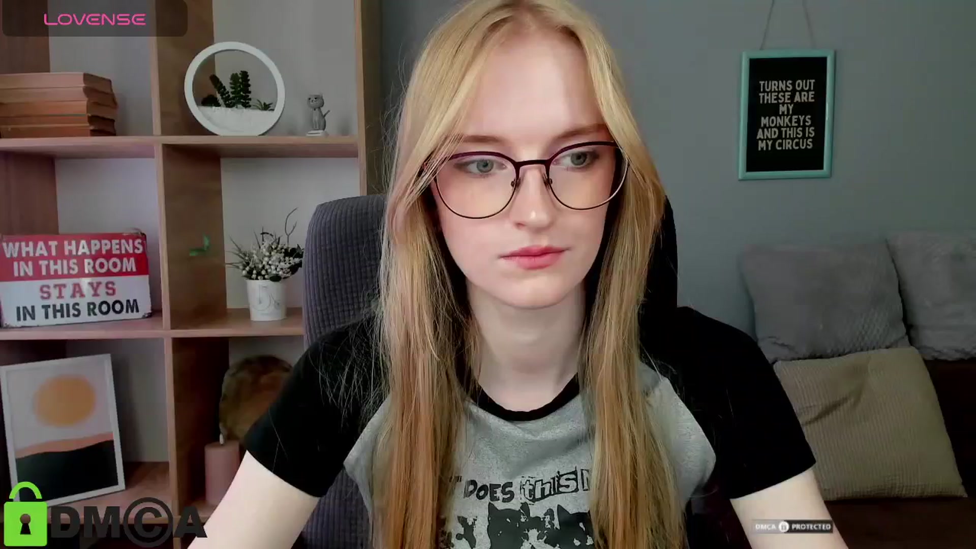Gallery image thumbnail from Cinnabonnn's myfreecams stream on, 07/03/2025, 08:18 image 11 of 20